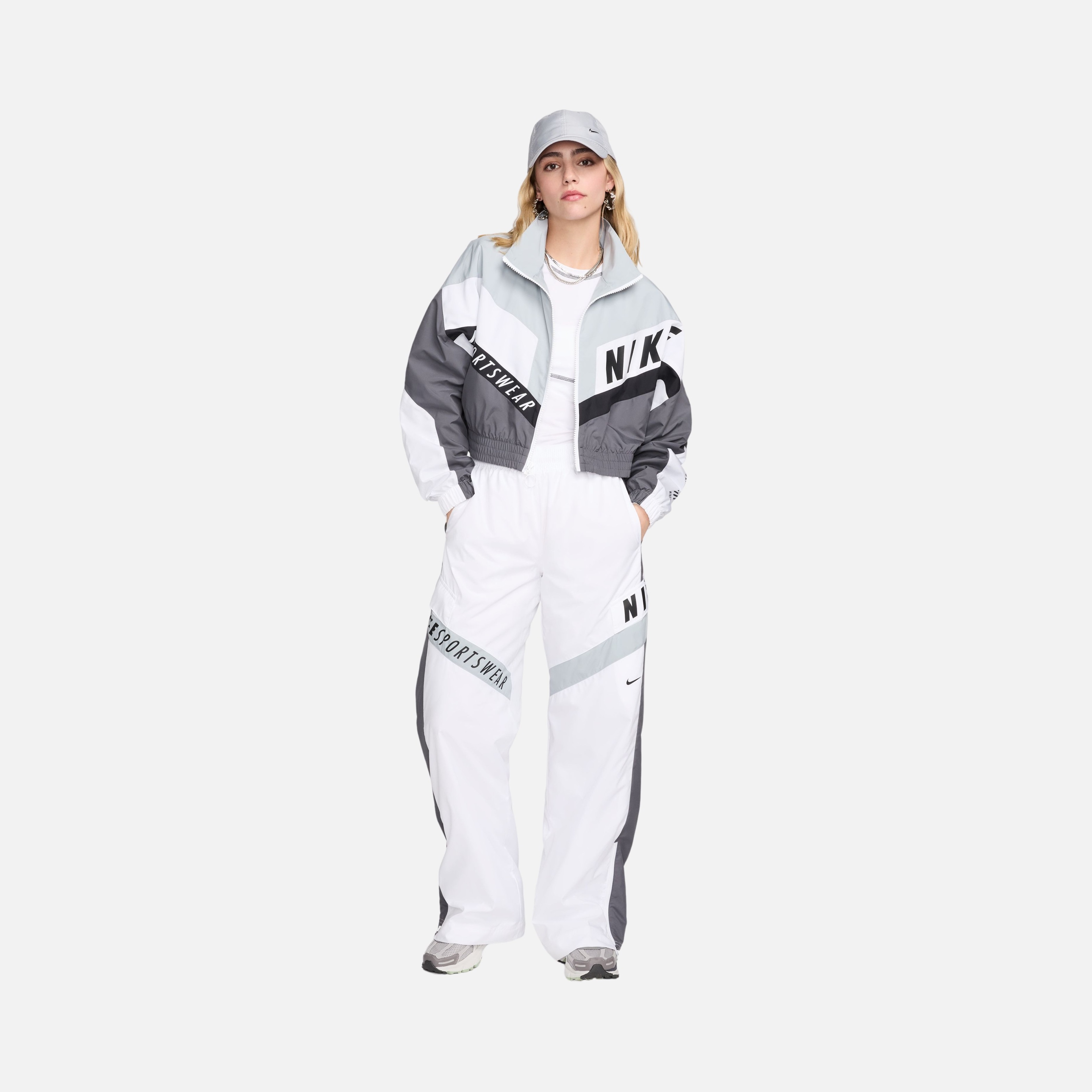 Nike Sportswear Gel Woven Street Crop Lined Full-Zip Kadın Ceket