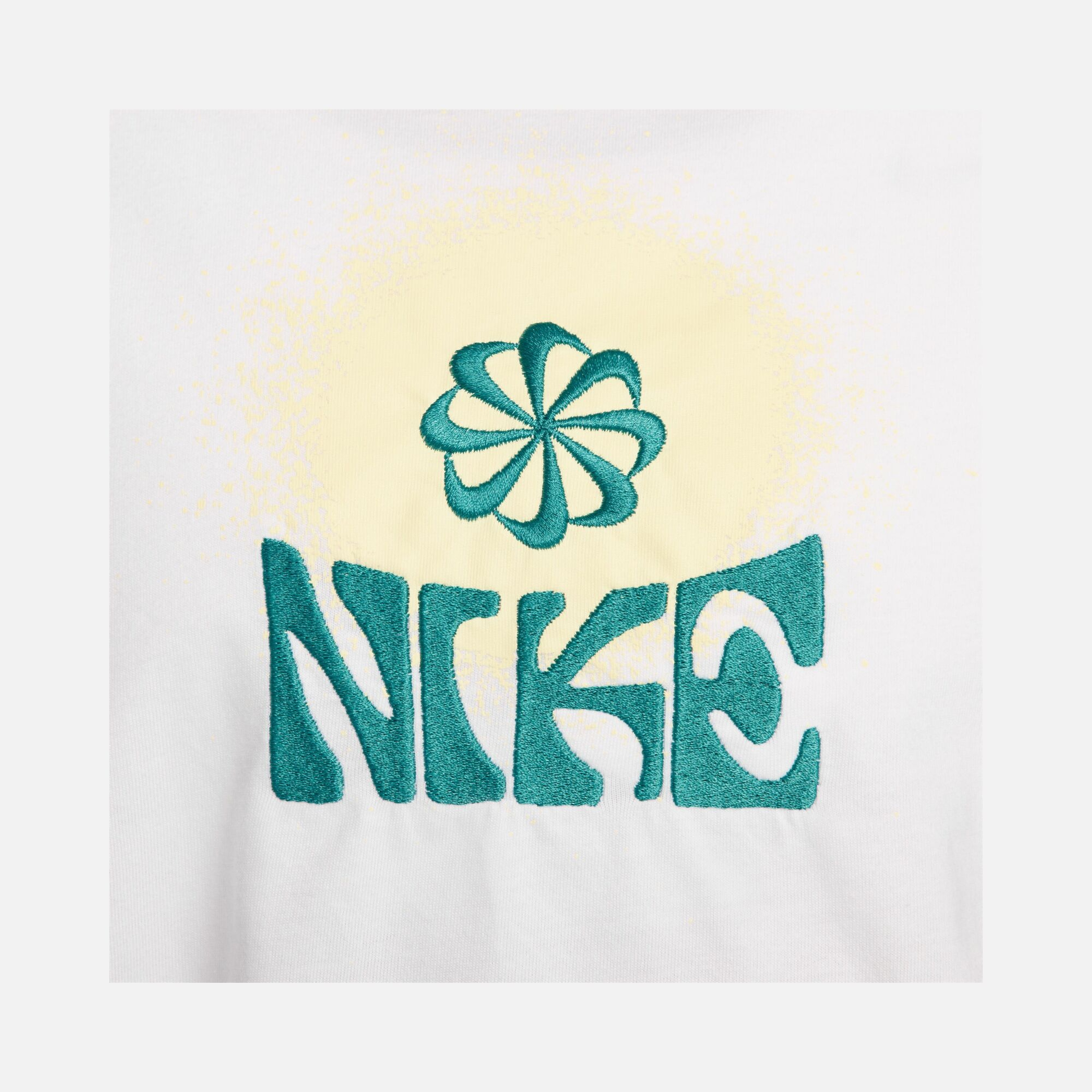 Nike Sportswear Essentials OC1 Eday Short-Sleeve Kadın Tişört