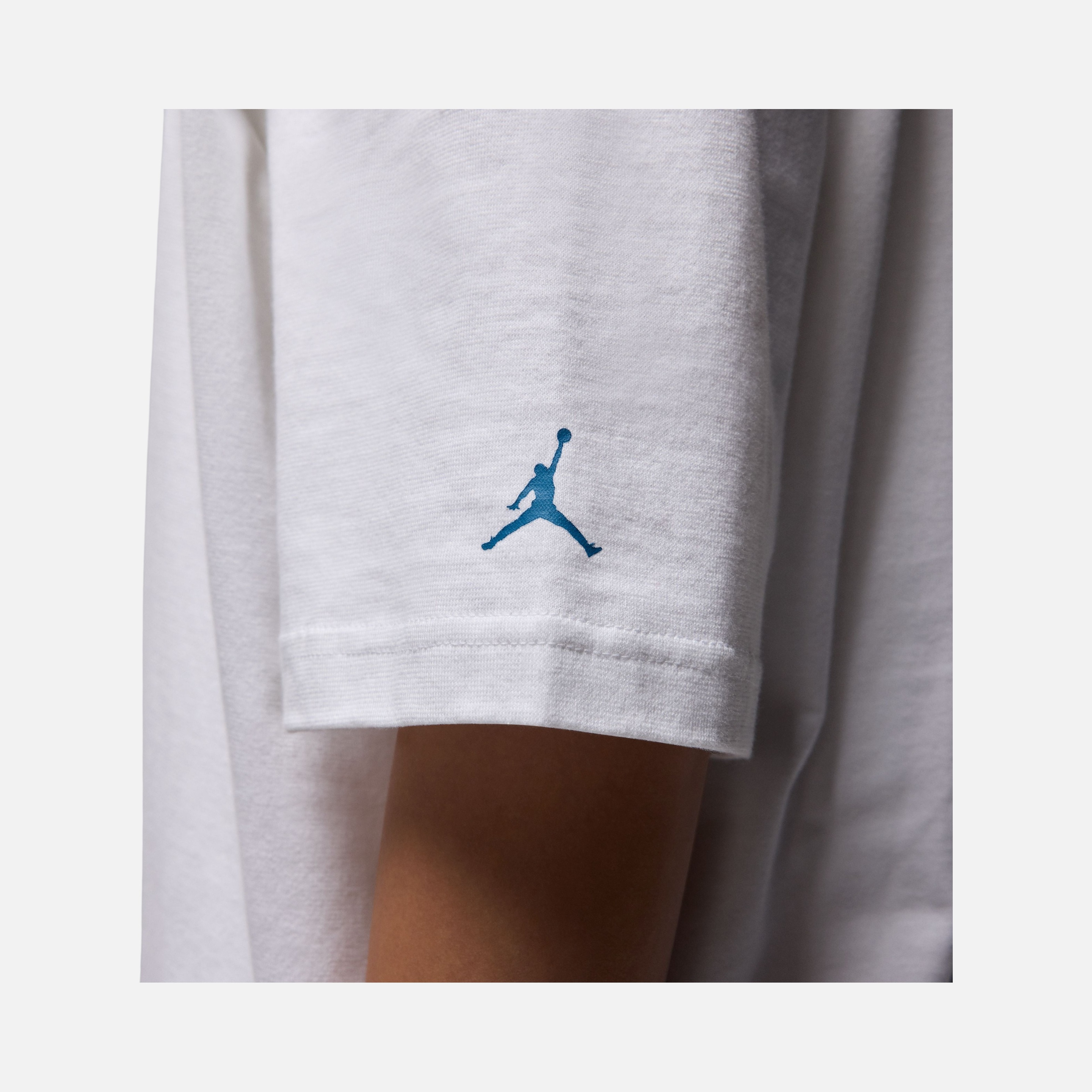 Nike Jordan Essentials Os 2 Graphic Oversized Short-Sleeve Kadın Tişört