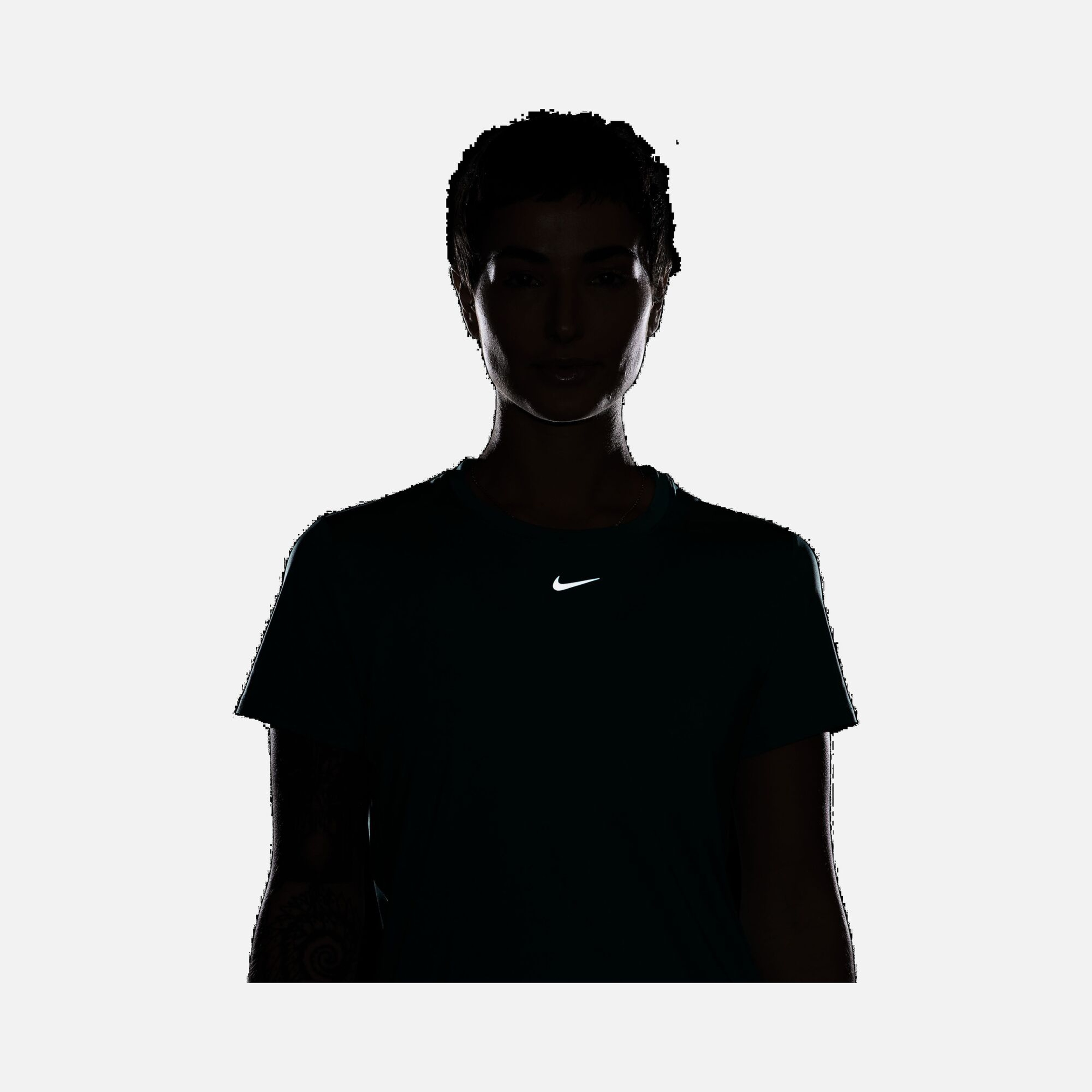 Nike One Classic Dri-Fit Short-Sleeve Training Kadın Tişört