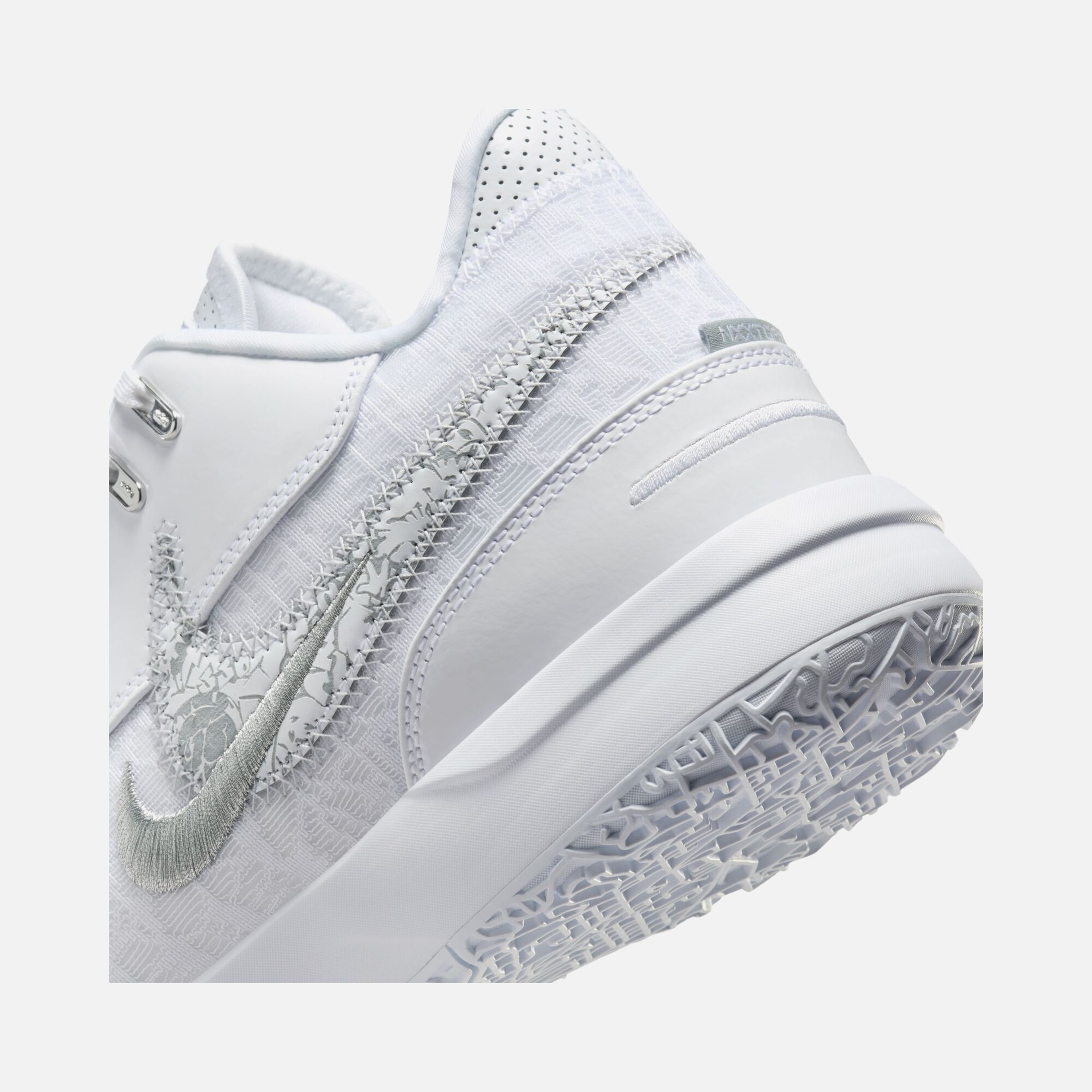 Nike LeBron James NXXT Gen AMPD Erkek Basketbol Ayakkabısı