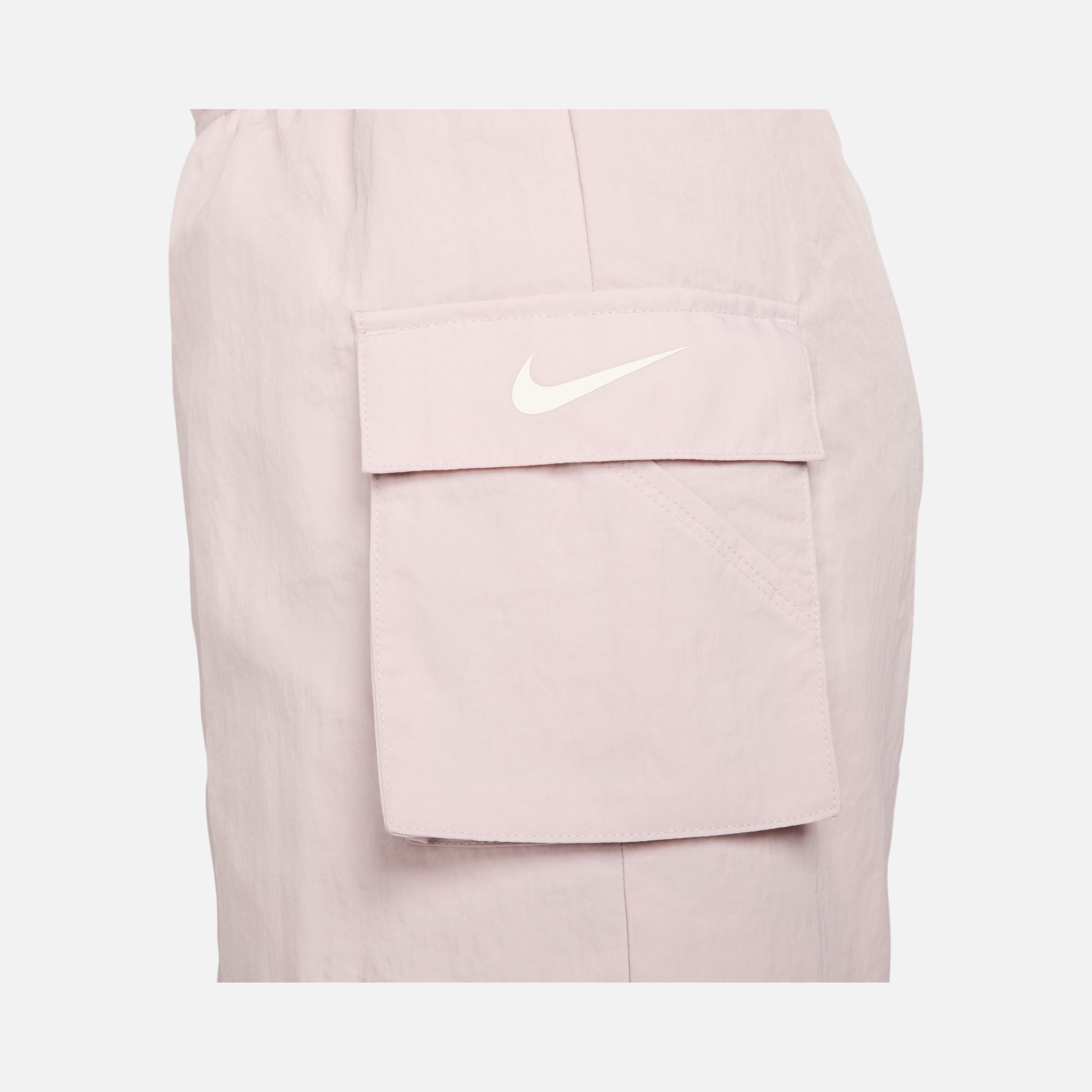 Nike Sportswear Essential Woven High-Rise Kadın Şort