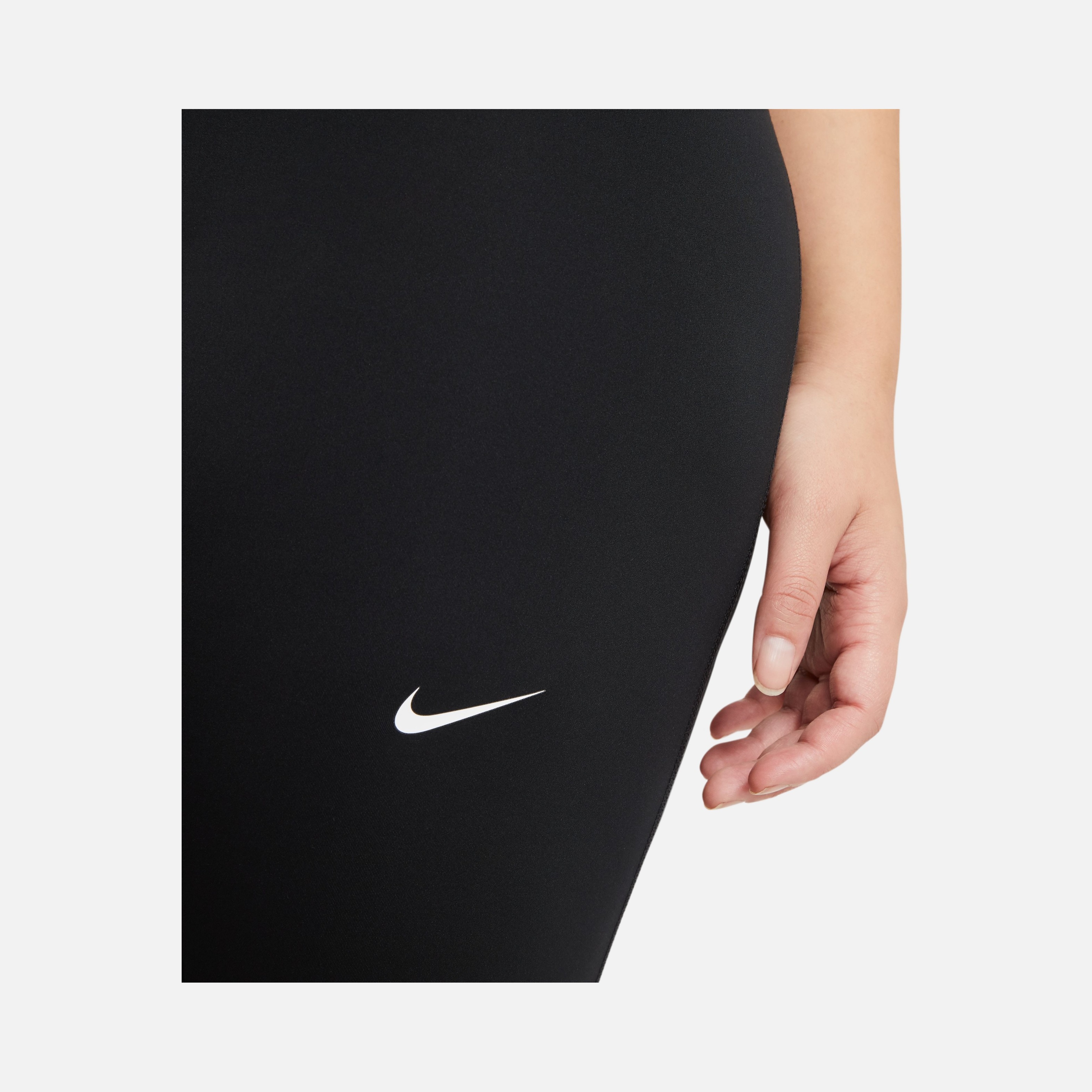 Nike Pro Mid-Rise Crop Leg Training (Plus Size) Kadın Tayt