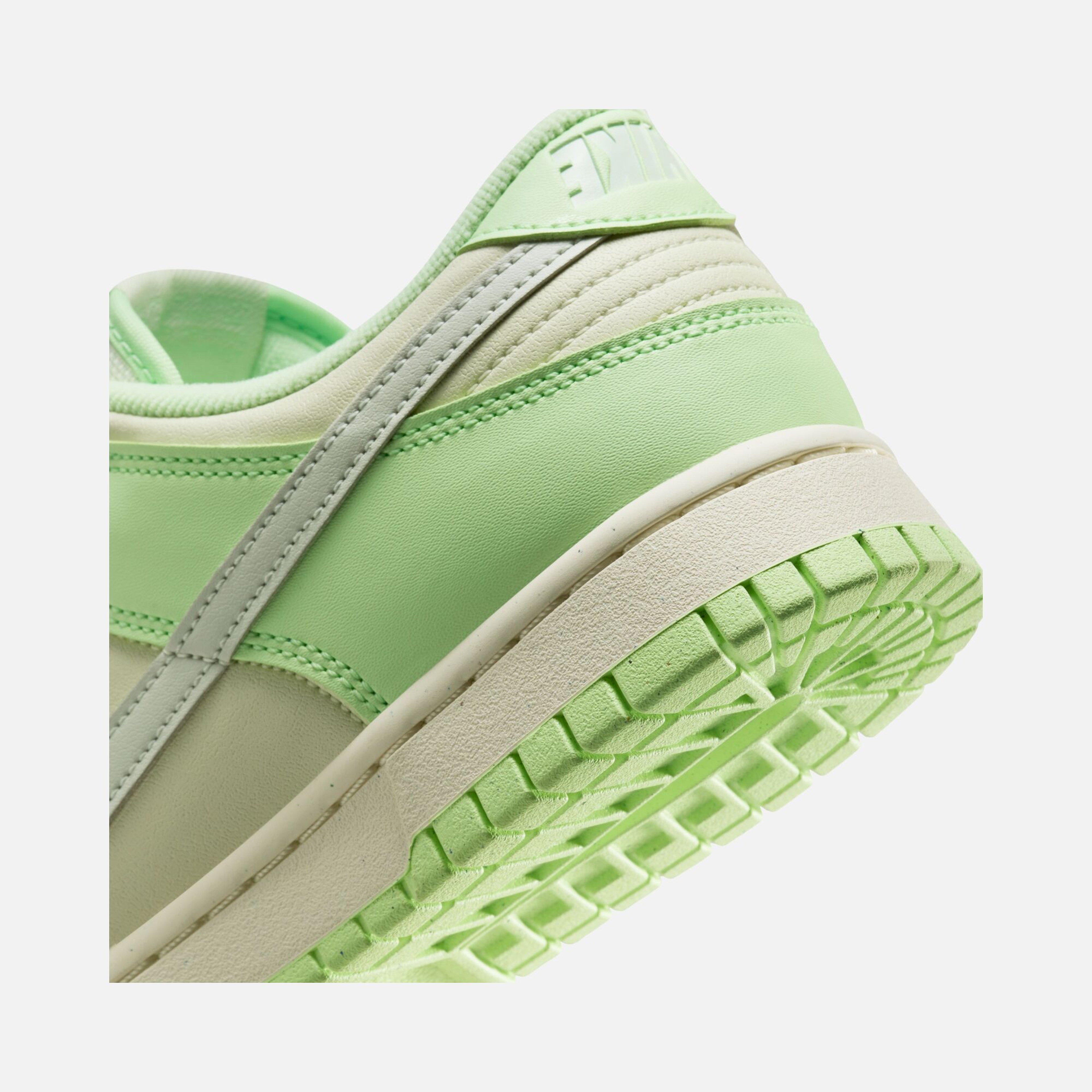 Nike Dunk Low Next Nature SE ''Metallic Ornament Details'' Kadın Spor Ayakkabı