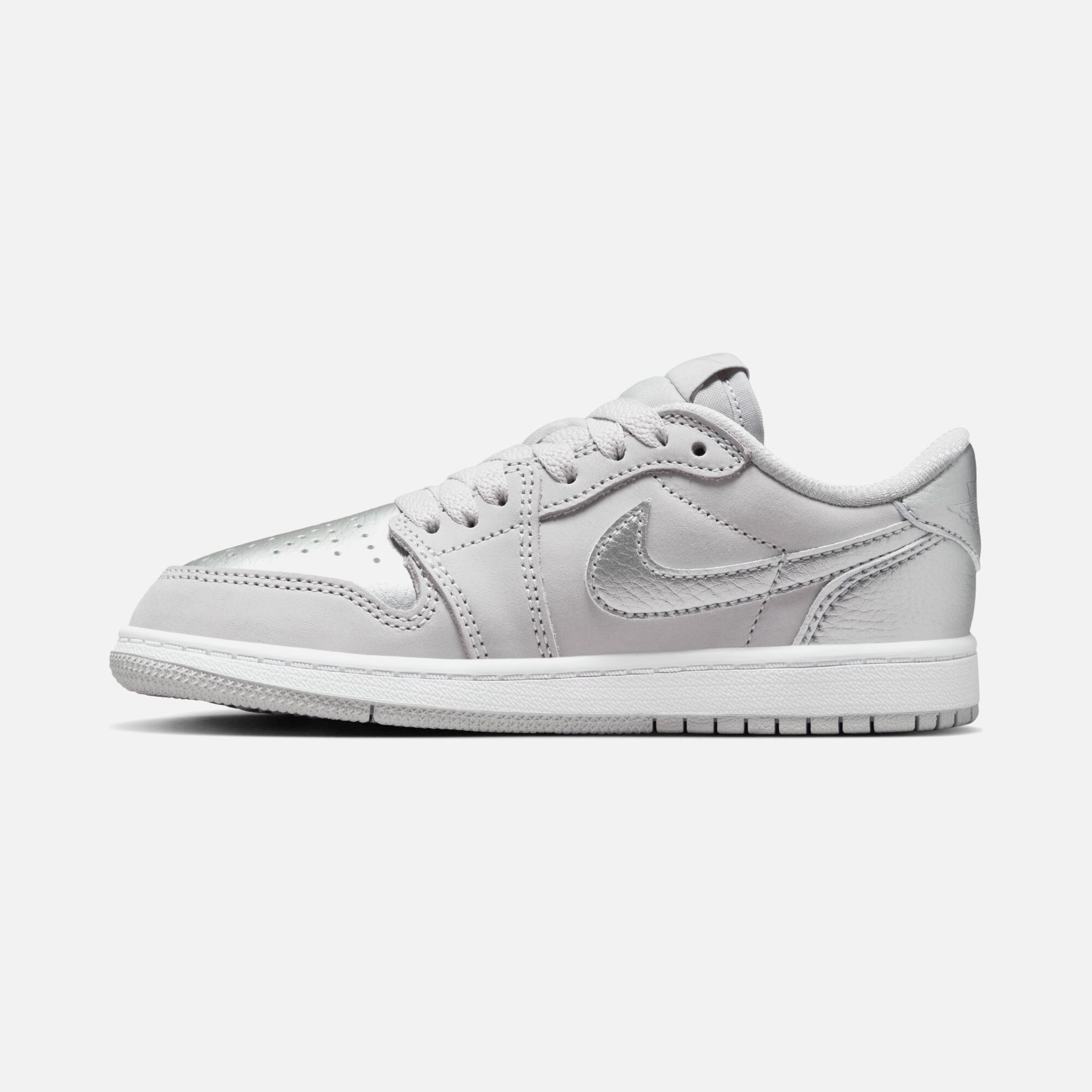 Nike Jordan 1 Retro Low OG ''Metallic Silver Leather Version'' (PS) Çocuk Spor Ayakkabı