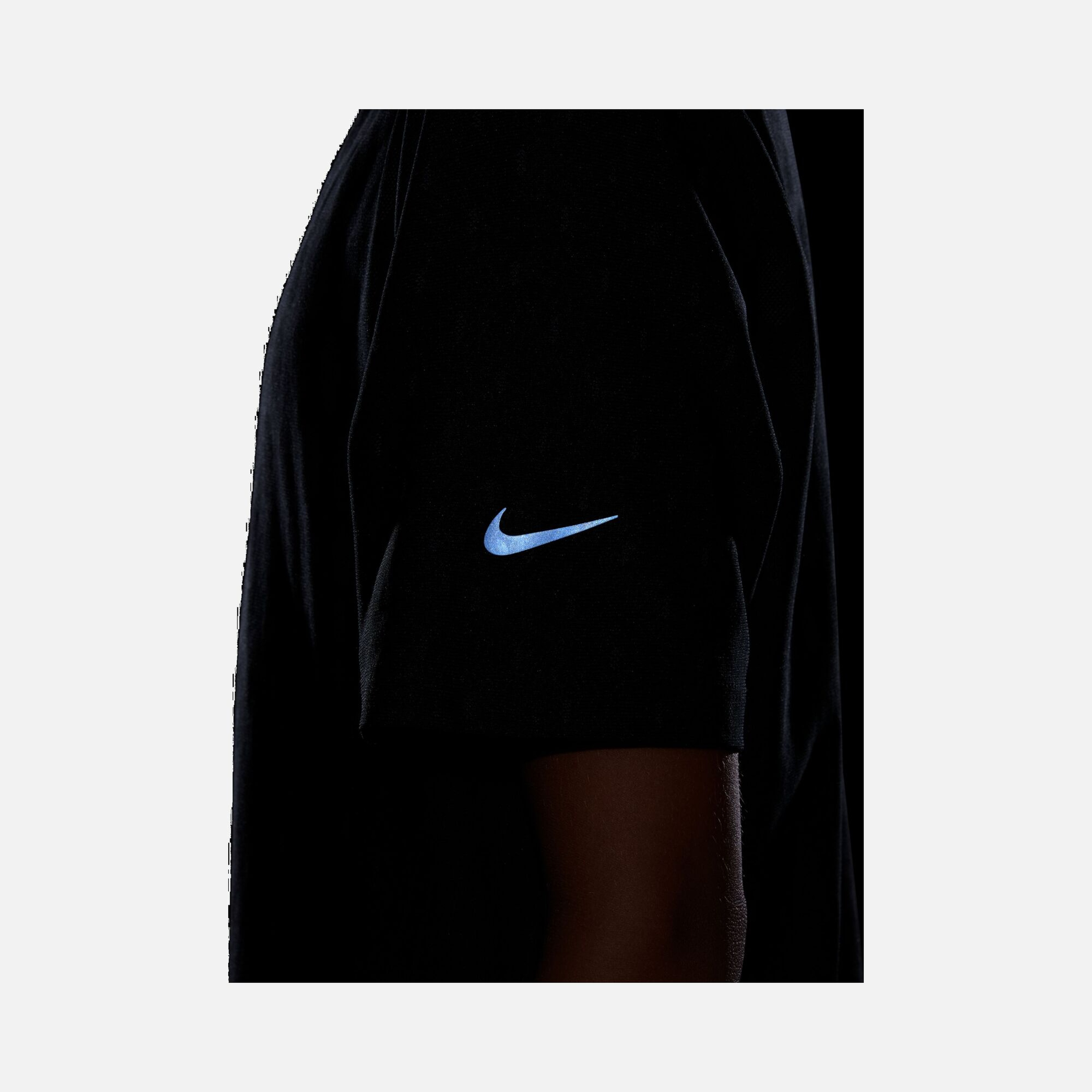 Nike Dri-Fit ADV Woven Multidirectional Tech Training Short-Sleeve Çocuk Tişört