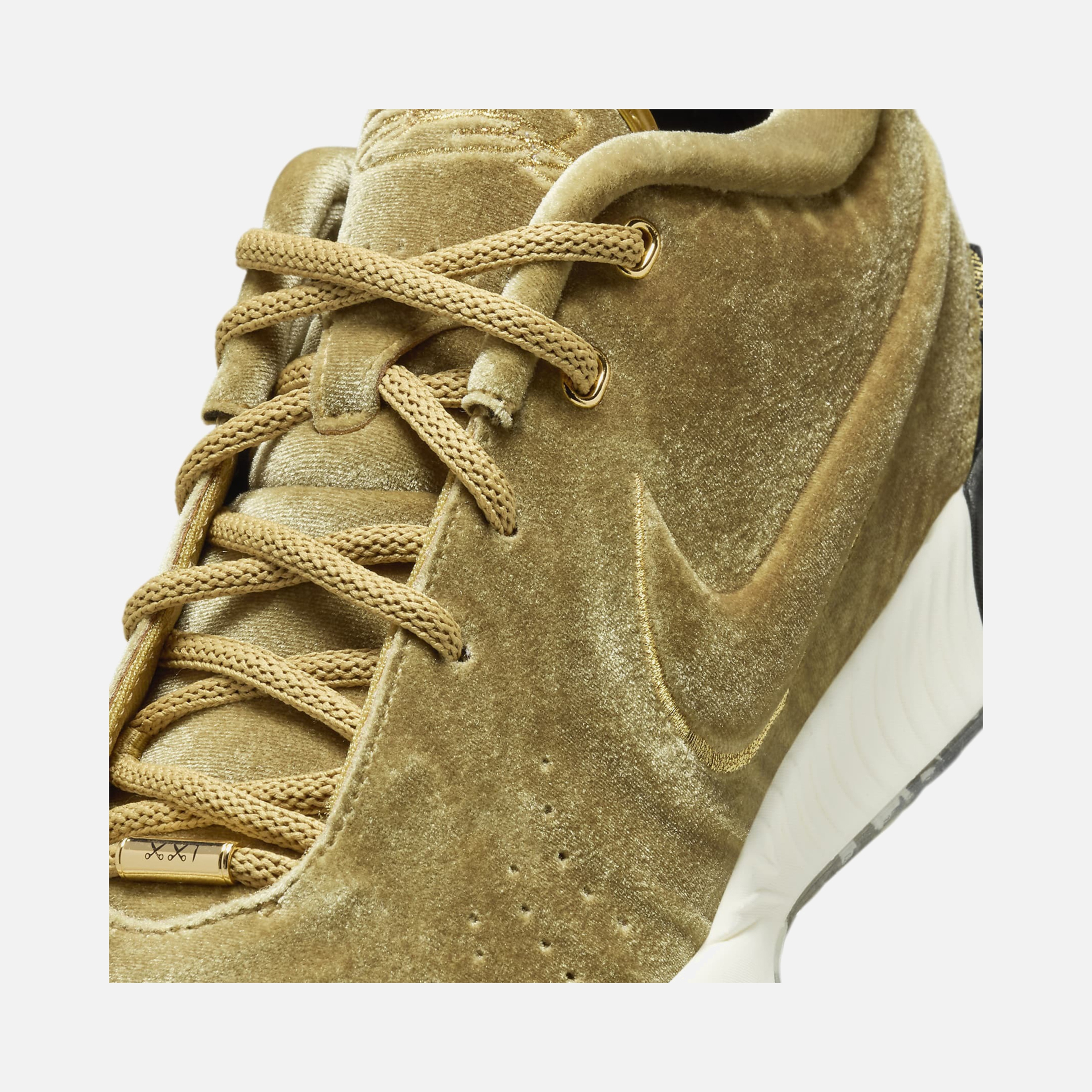 Nike LeBron James XXI x The Shop ''Metallic Gold'' Erkek Spor Ayakkabı