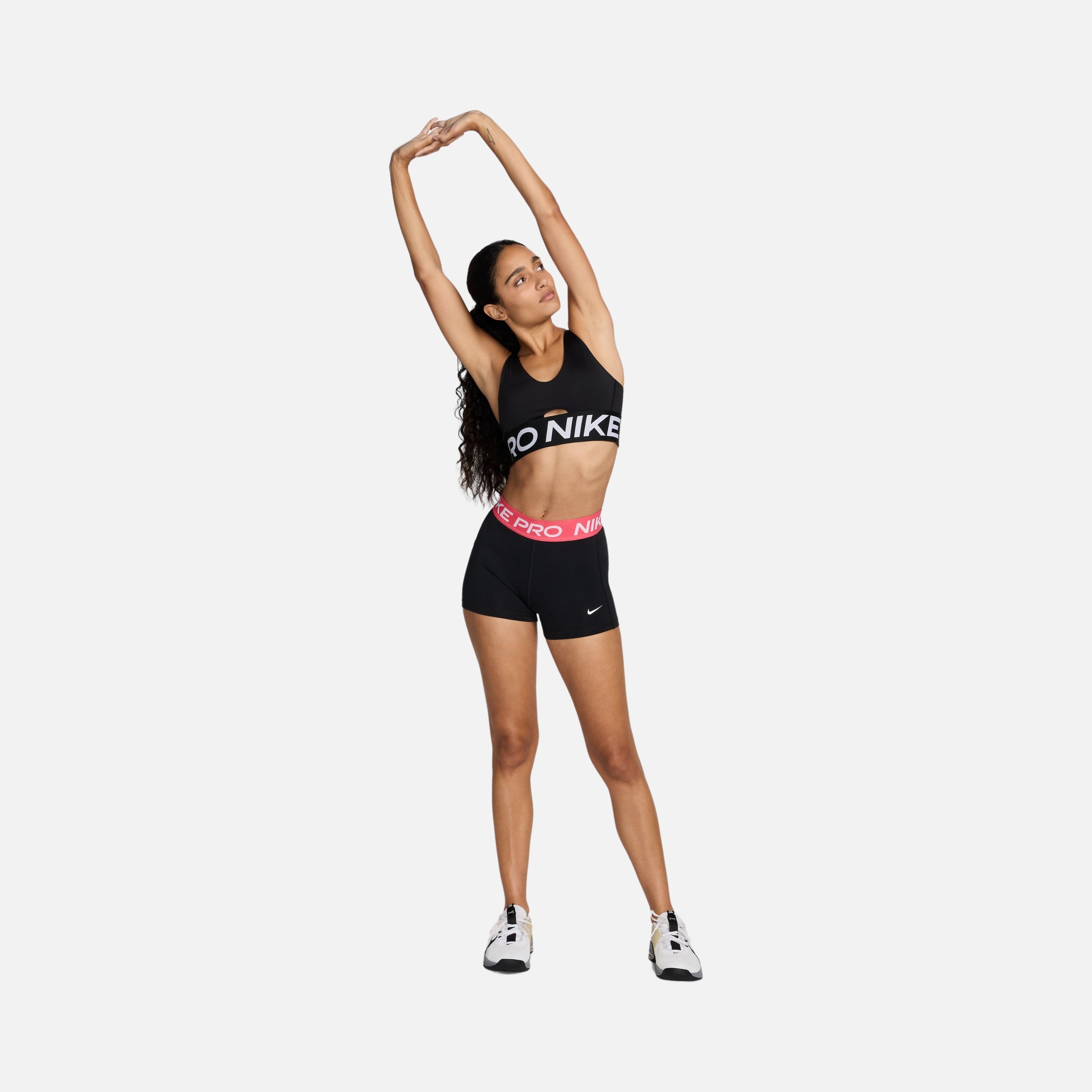 Nike Pro Indy Plunge Medium-Support Padded Training Kadın Bra