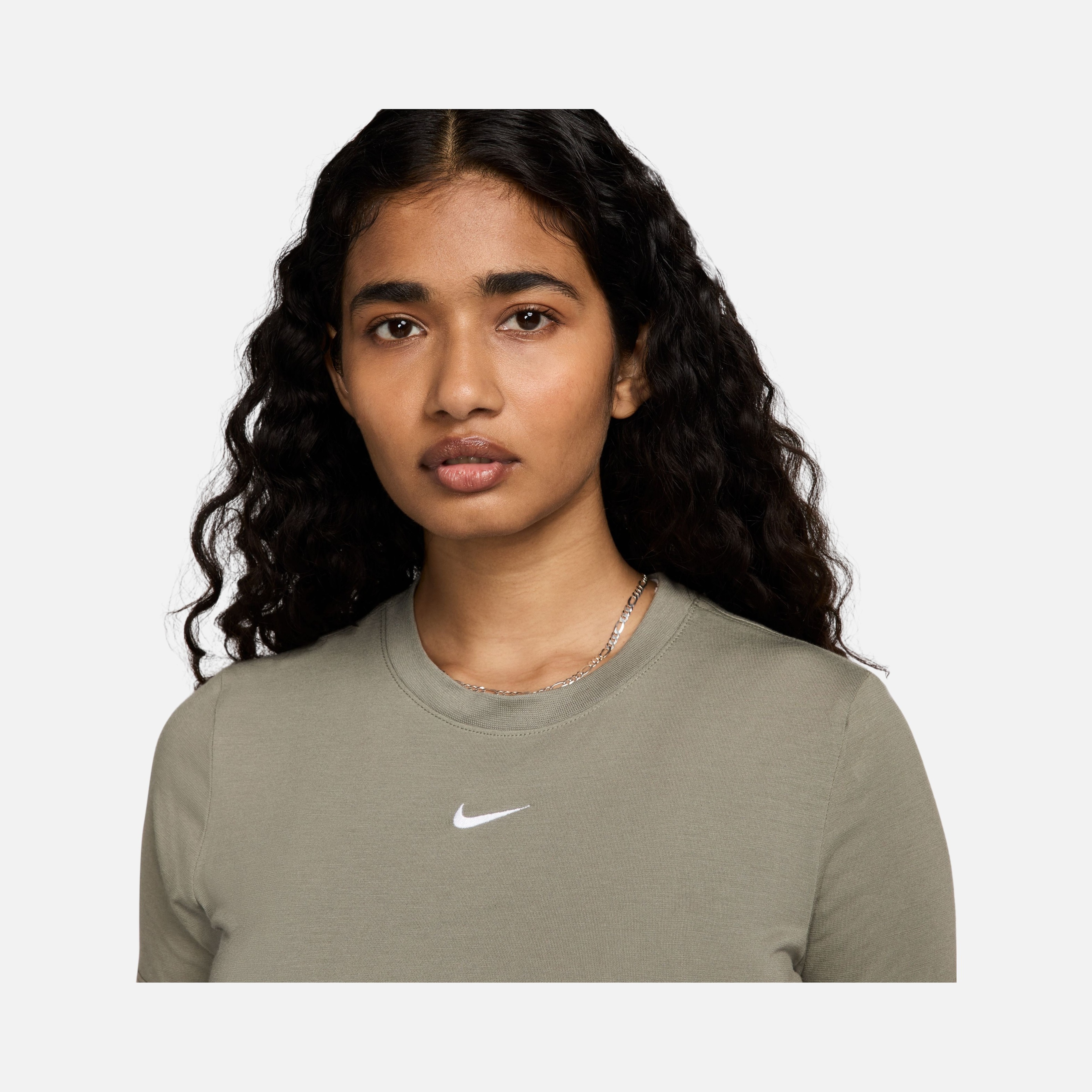 Nike Sportswear Essential Slim-Fit Cropped Short-Sleeve Kadın Tişört