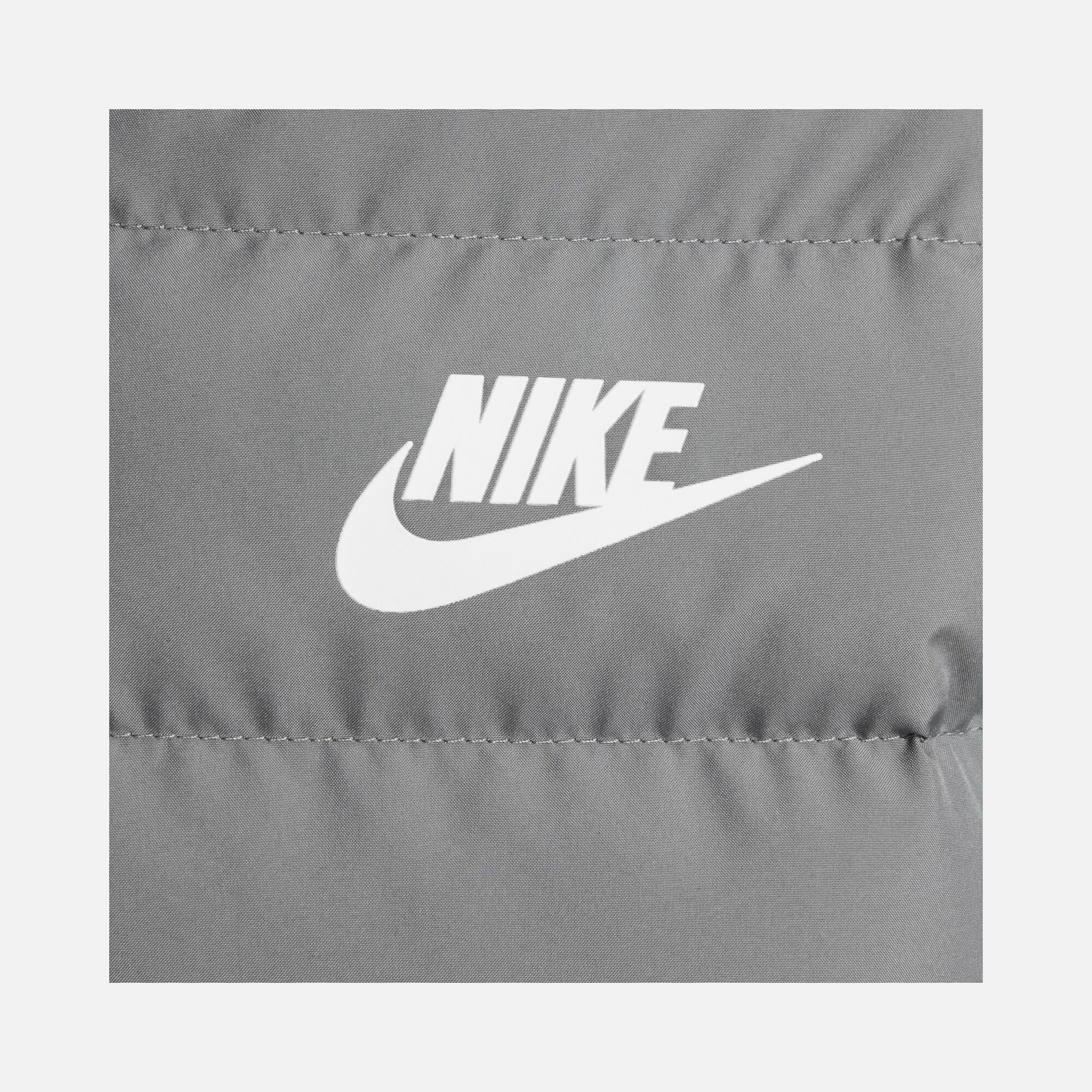 Nike Sportswear Heavyweight Synthetic-Fill EasyOn Therma-Fit Repel Loose Full-Zip Hoodie Çocuk Mont