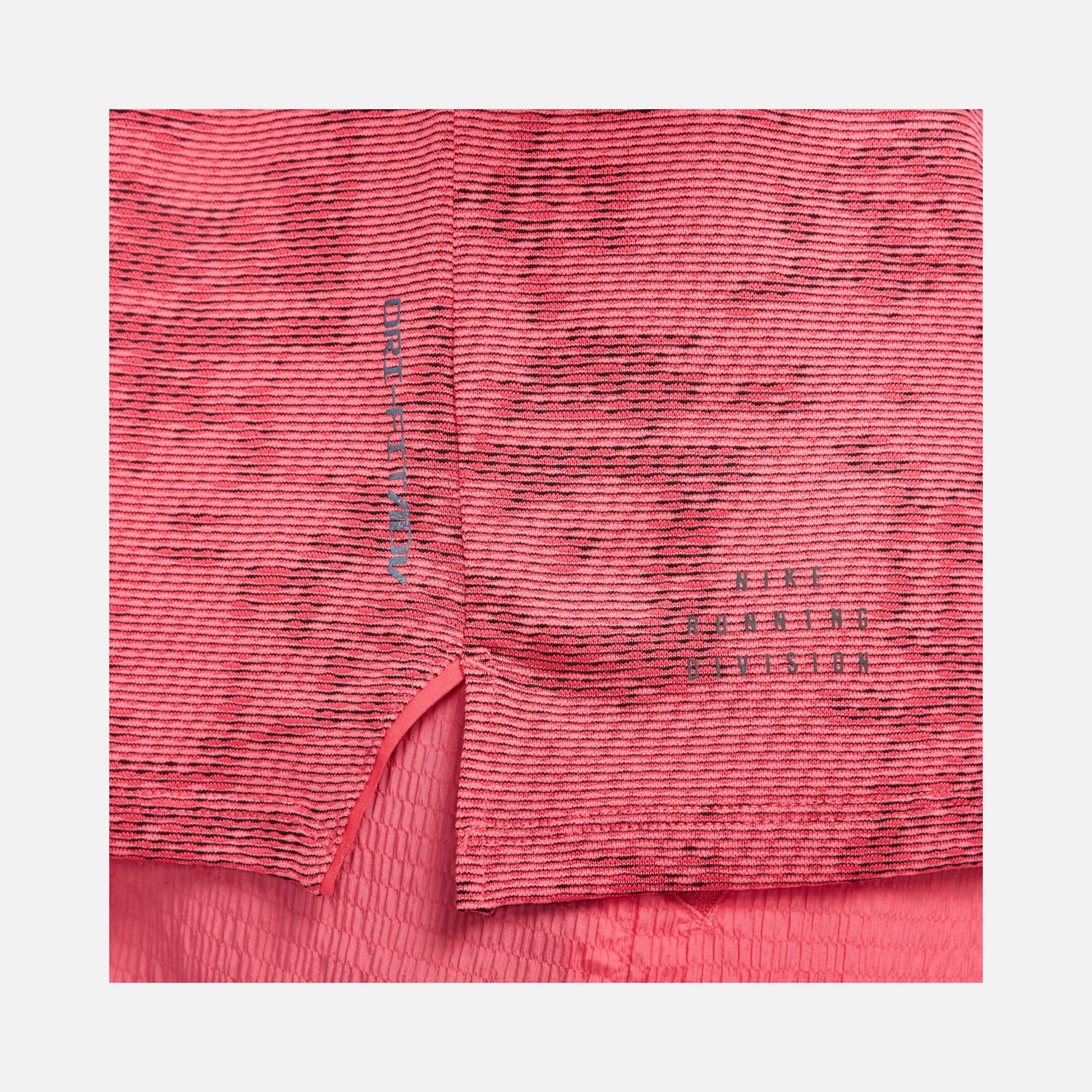 Nike Dri-Fit ADV Run Division Short-Sleeve Running Erkek Tişört