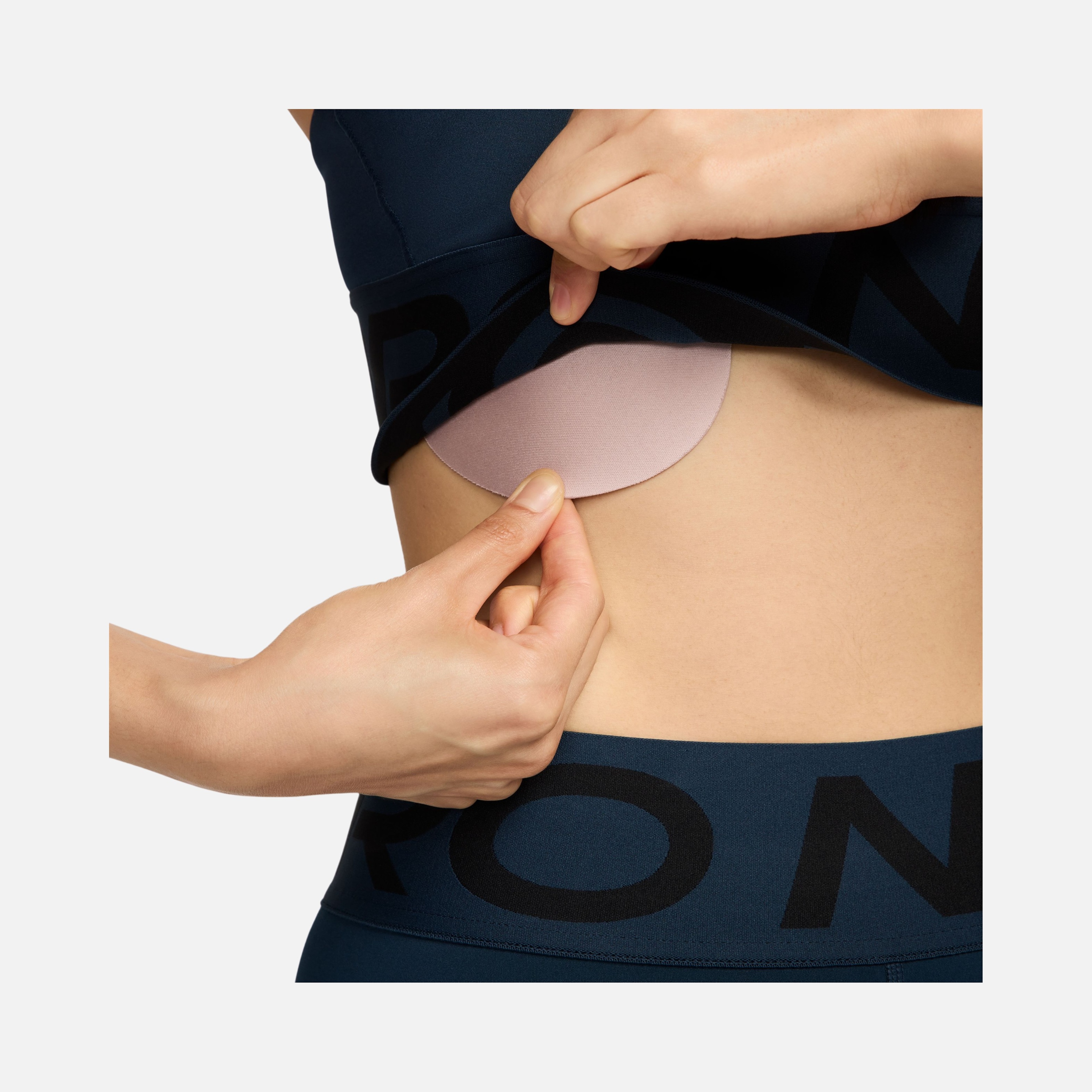 Nike Pro Indy Plunge Medium-Support Padded Training Kadın Bra