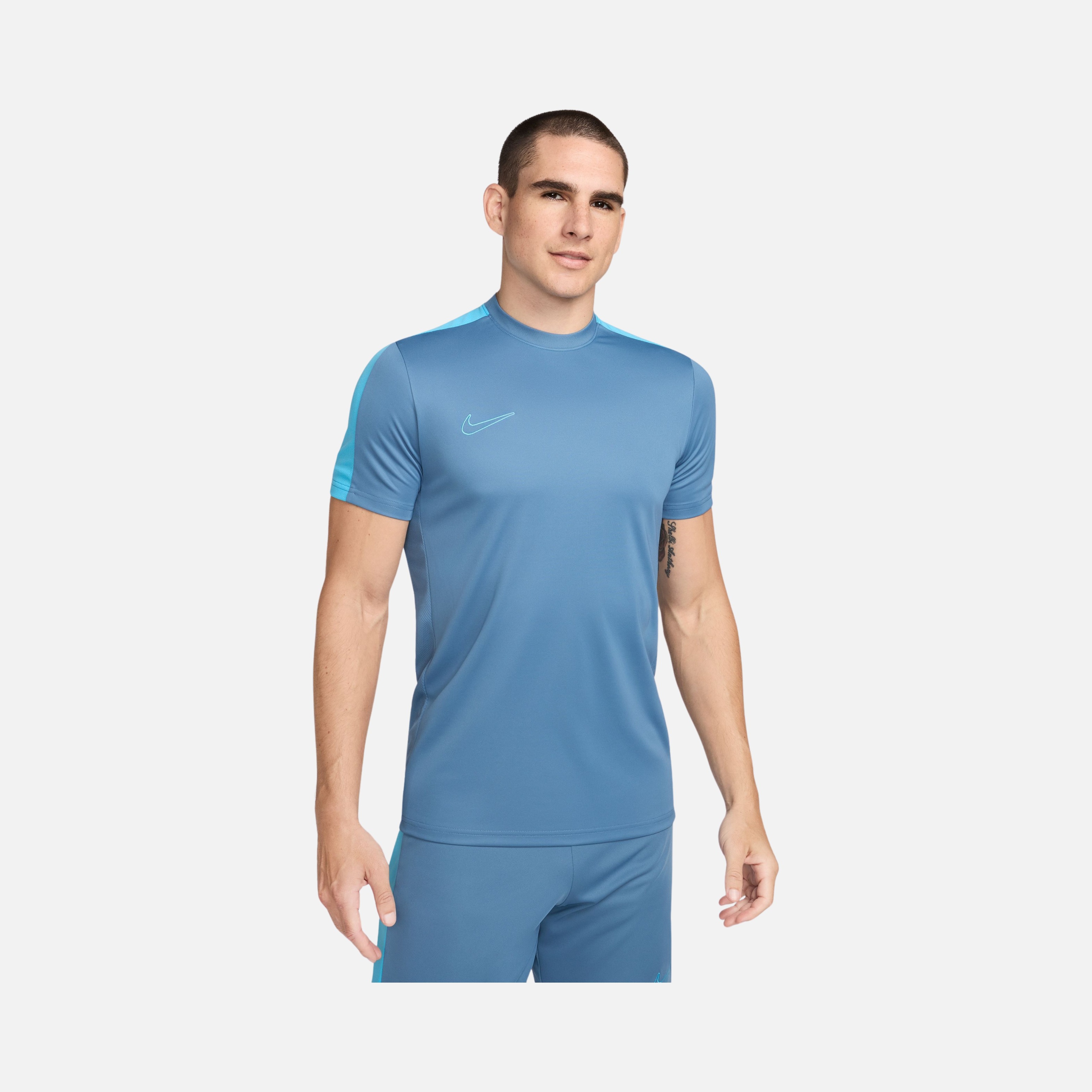 Nike Dri-Fit Academy Smooth Knit Global Football Training Short-Sleeve Erkek Tişört