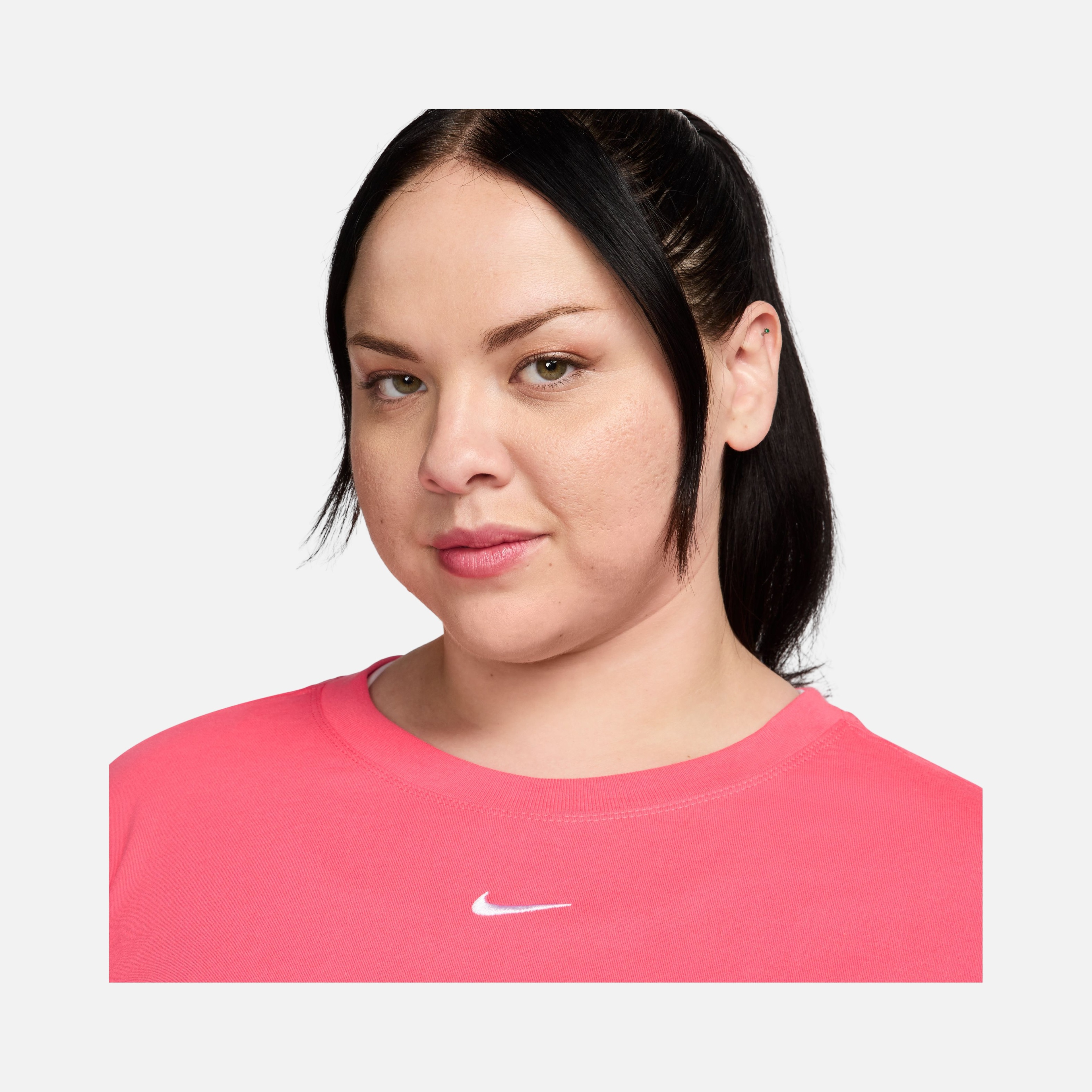 Nike Sportswear Essential Relaxed Fit Short-Sleeve (Plus Size) Kadın Tişört