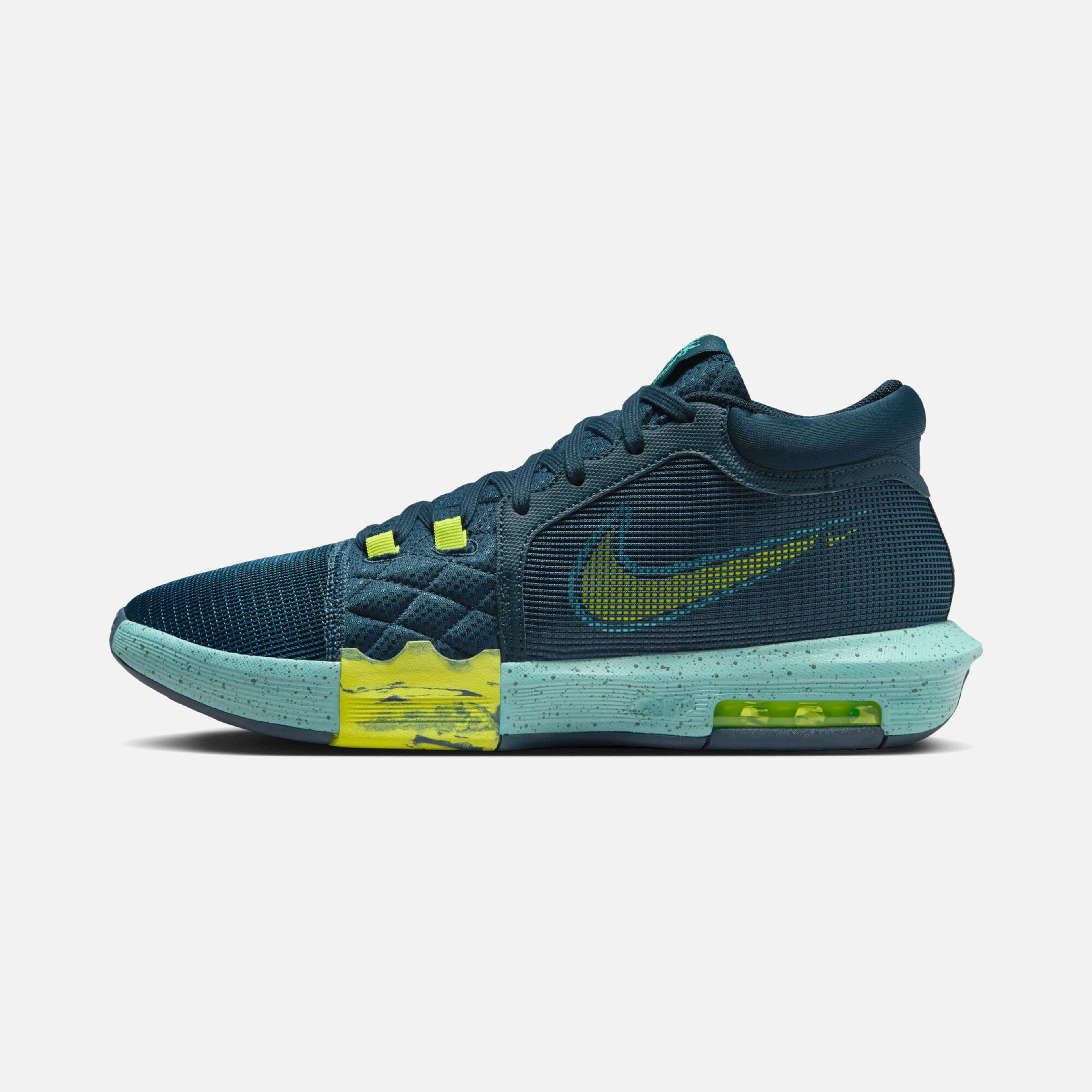 Nike LeBron James Witness VIII Erkek Basketbol Ayakkabısı