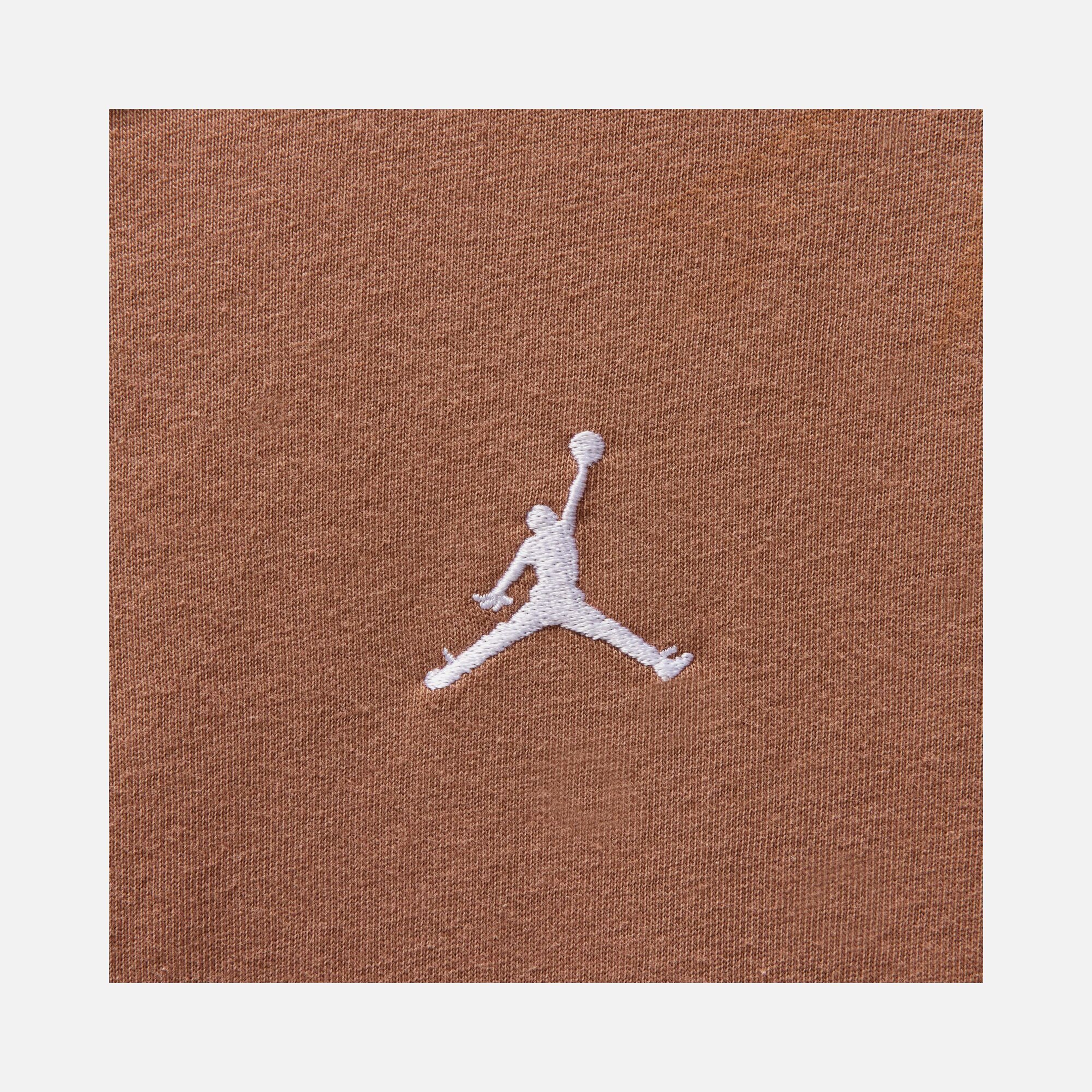 Nike Jordan Essentials Graphic Core 23 Relaxed Fit Short-Sleeve Kadın Tişört