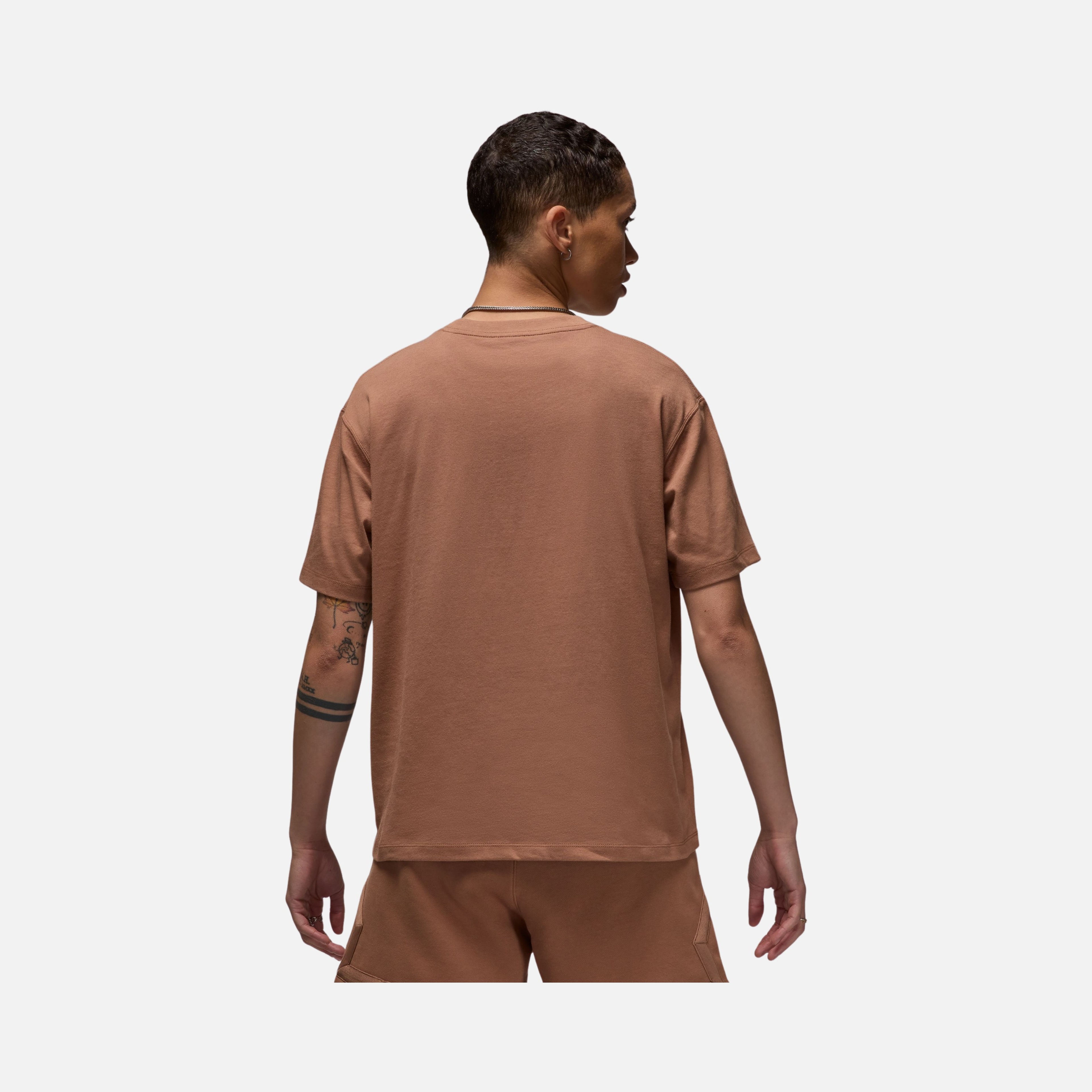 Nike Jordan Essentials Graphic Core 23 Relaxed Fit Short-Sleeve Kadın Tişört