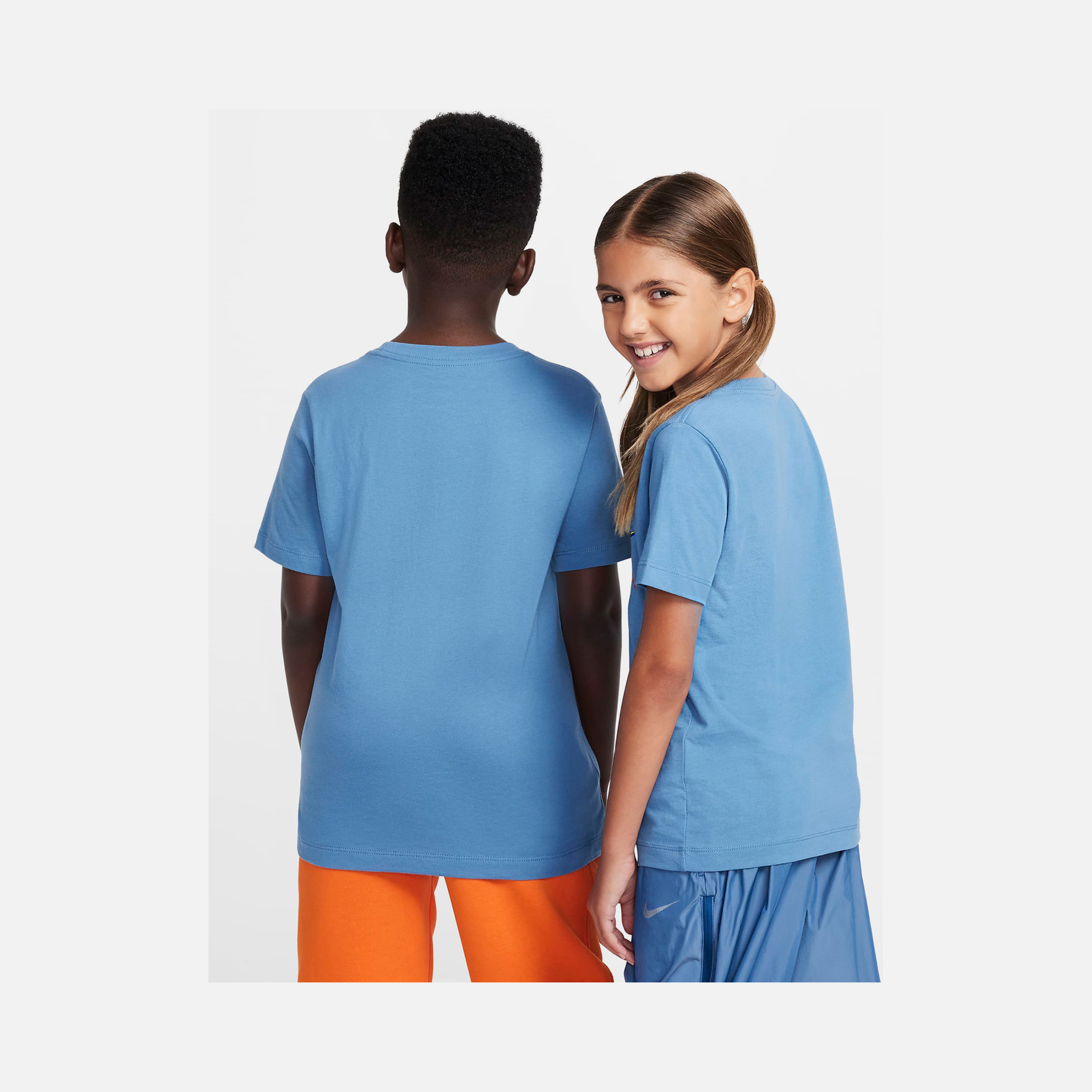 Nike Sportswear Boxy 1 Futura Graphic Short-Sleeve Çocuk Tişört