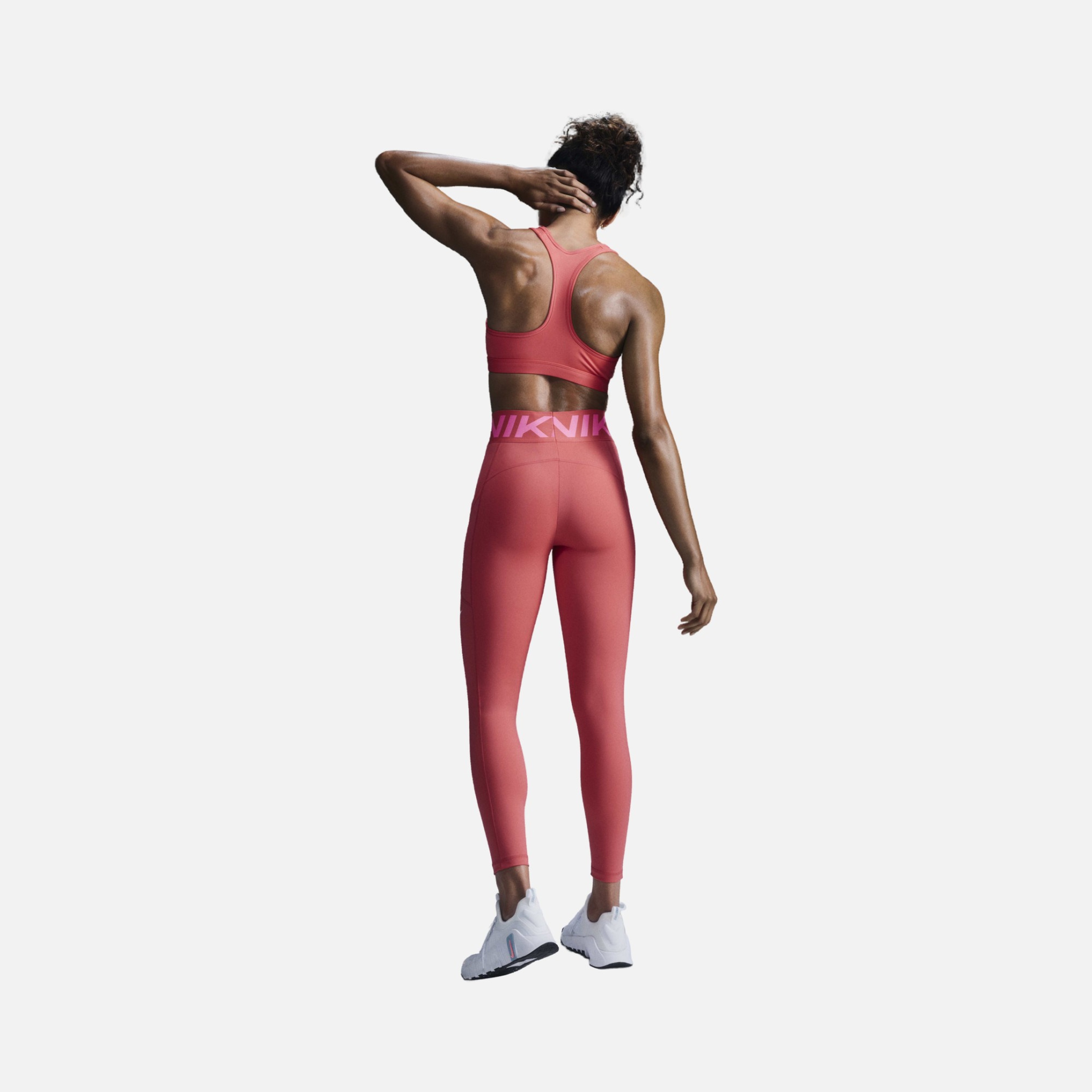 Nike Swoosh Medium Support Padded Training Kadın Bra