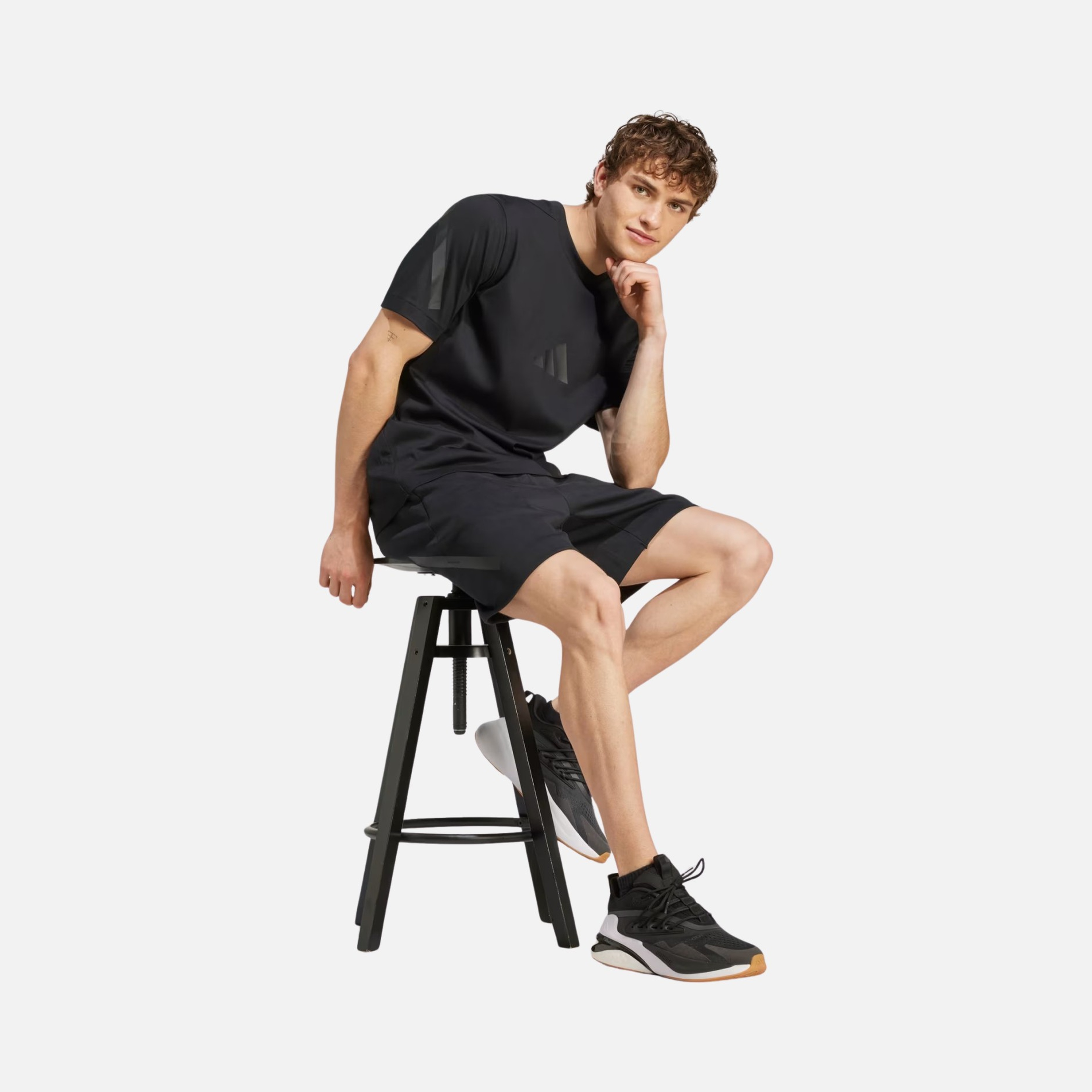 adidas Z.N.E. Sportswear Regular-Fit Mid-Rise Erkek Şort