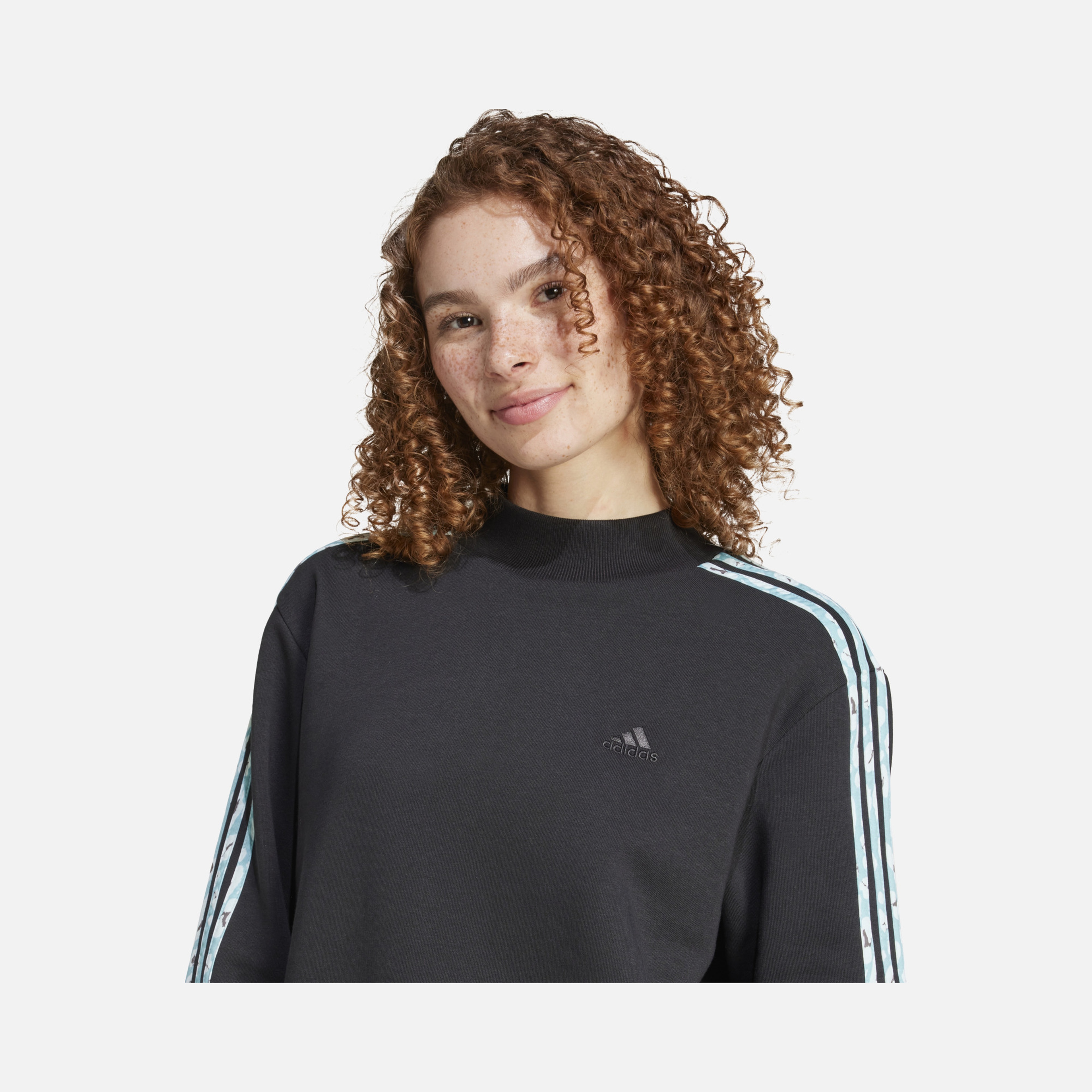adidas Sportswear Essentials 3-Stripes Animal-Print Kadın Sweatshirt