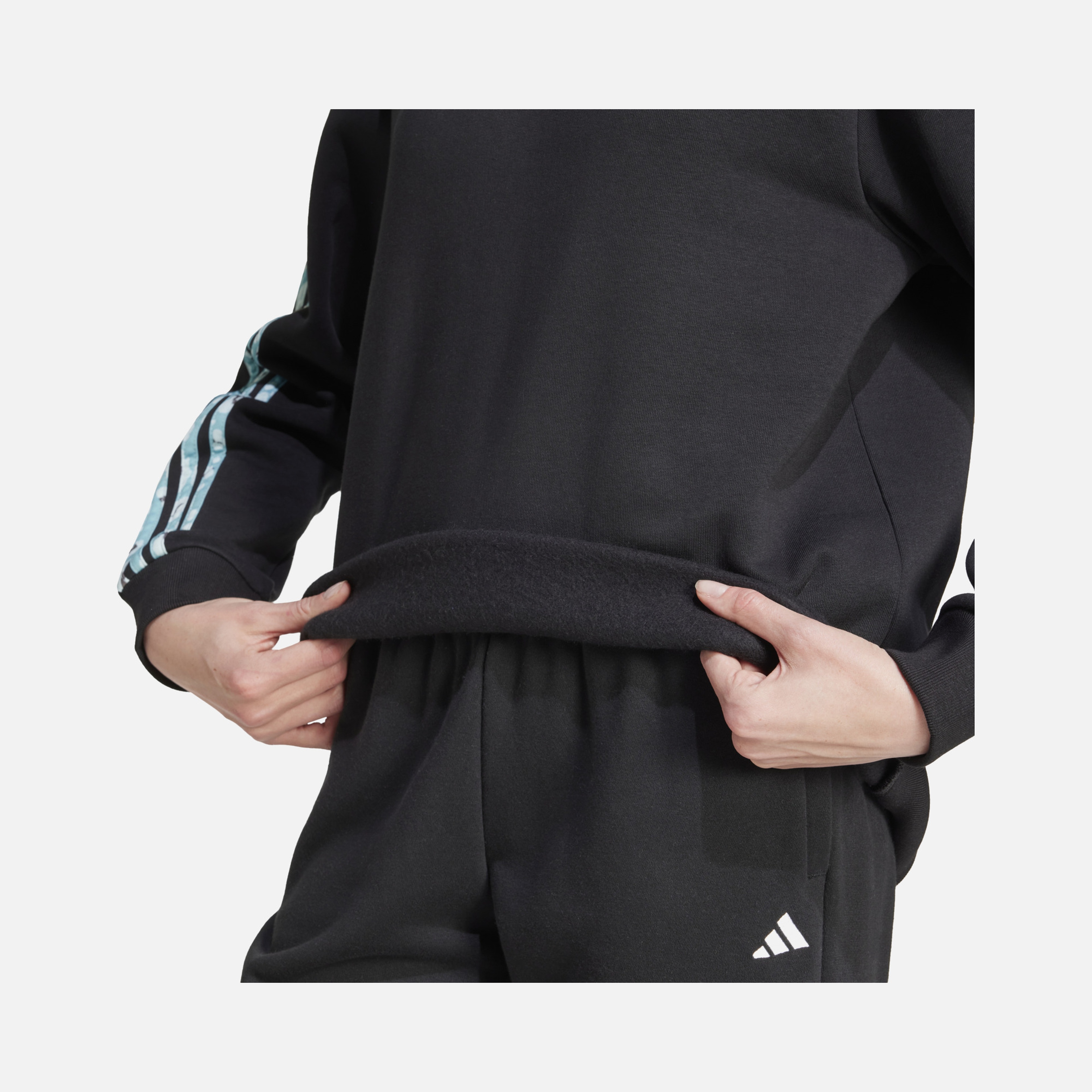 adidas Sportswear Essentials 3-Stripes Animal-Print Kadın Sweatshirt