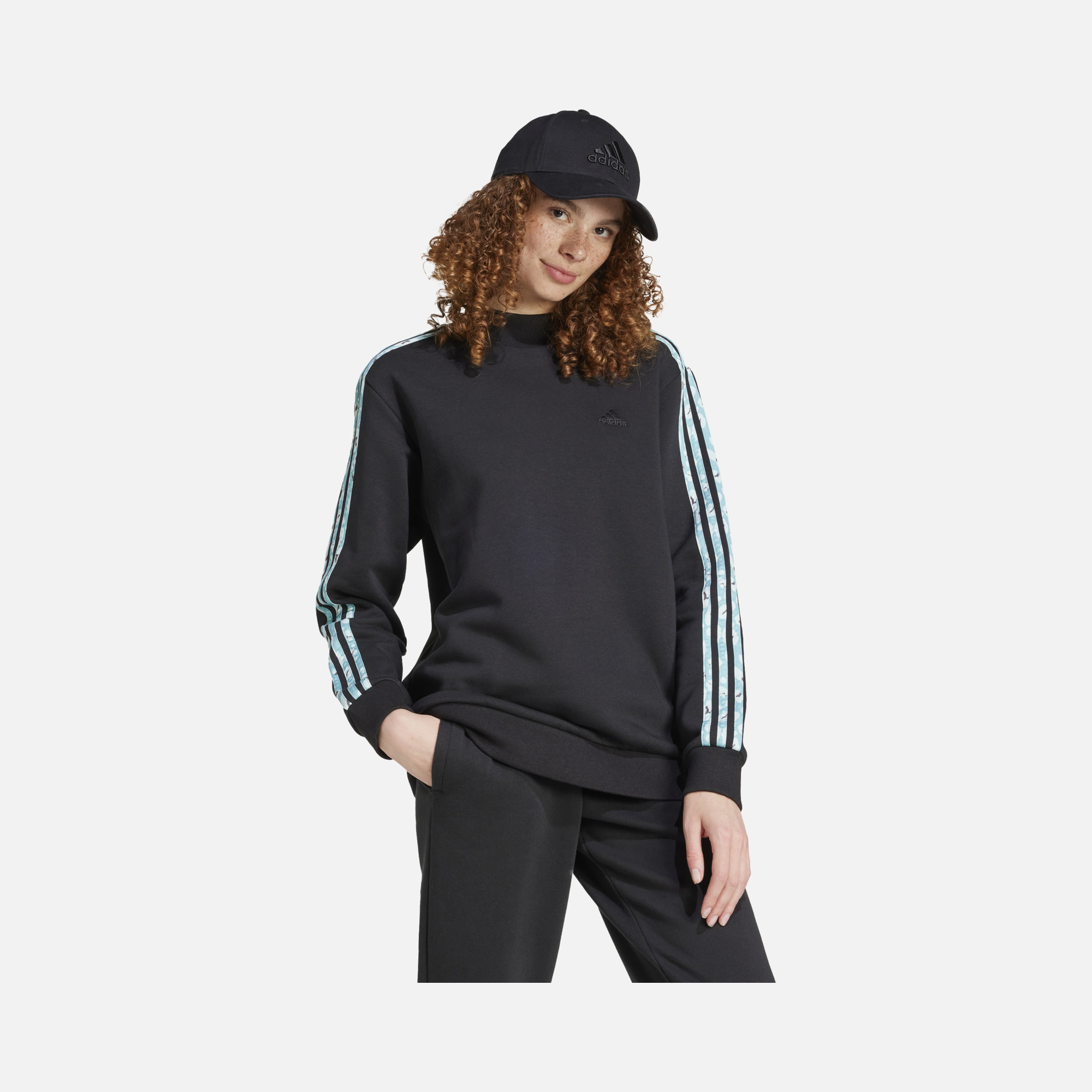 adidas Sportswear Essentials 3-Stripes Animal-Print Kadın Sweatshirt