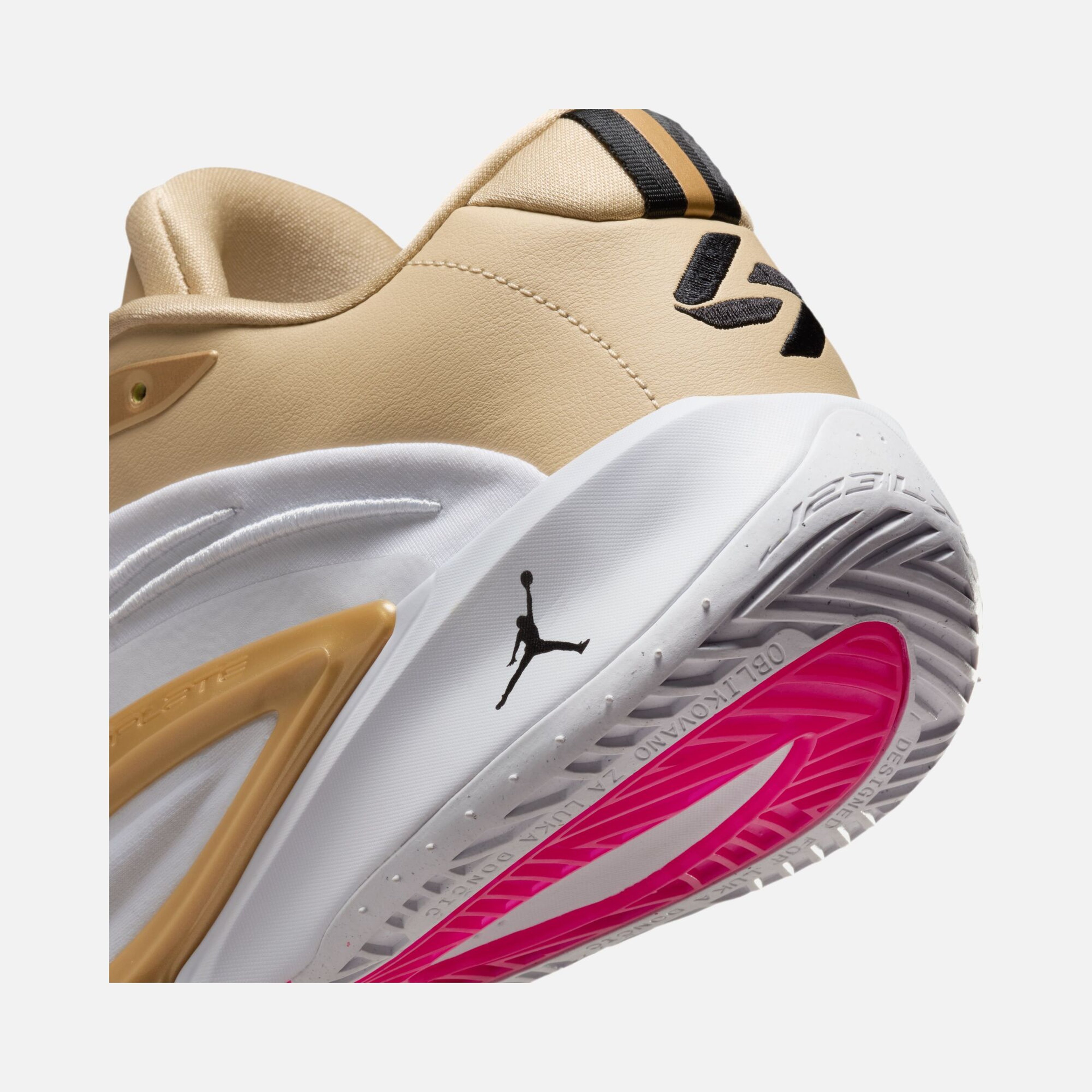 Nike Jordan Luka Doncic 3 SE "Matador" Erkek Basketbol Ayakkabısı