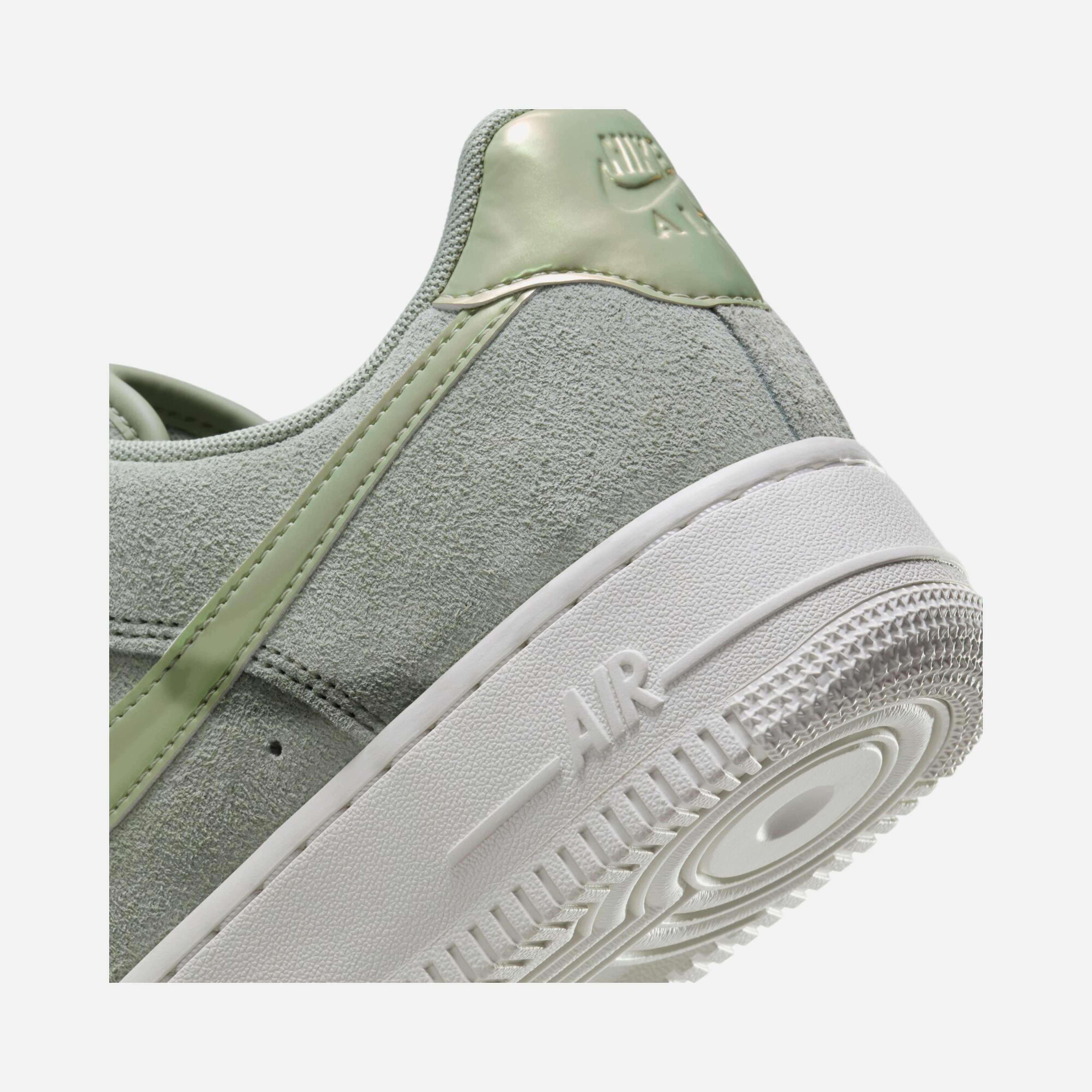 Nike Air Force 1 '07 SE ''Suede Upper'' Kadın Spor Ayakkabı