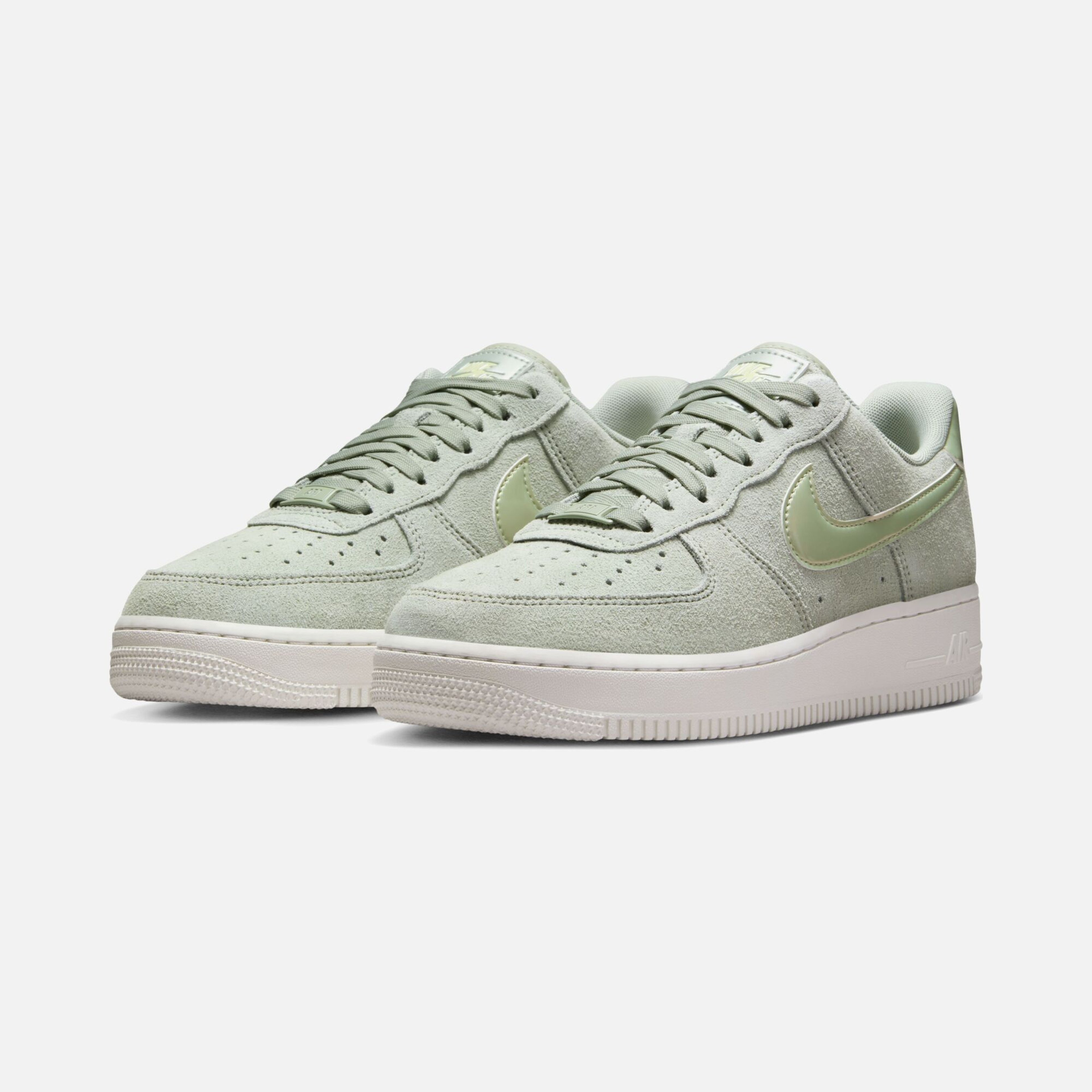 Nike Air Force 1 '07 SE ''Suede Upper'' Kadın Spor Ayakkabı
