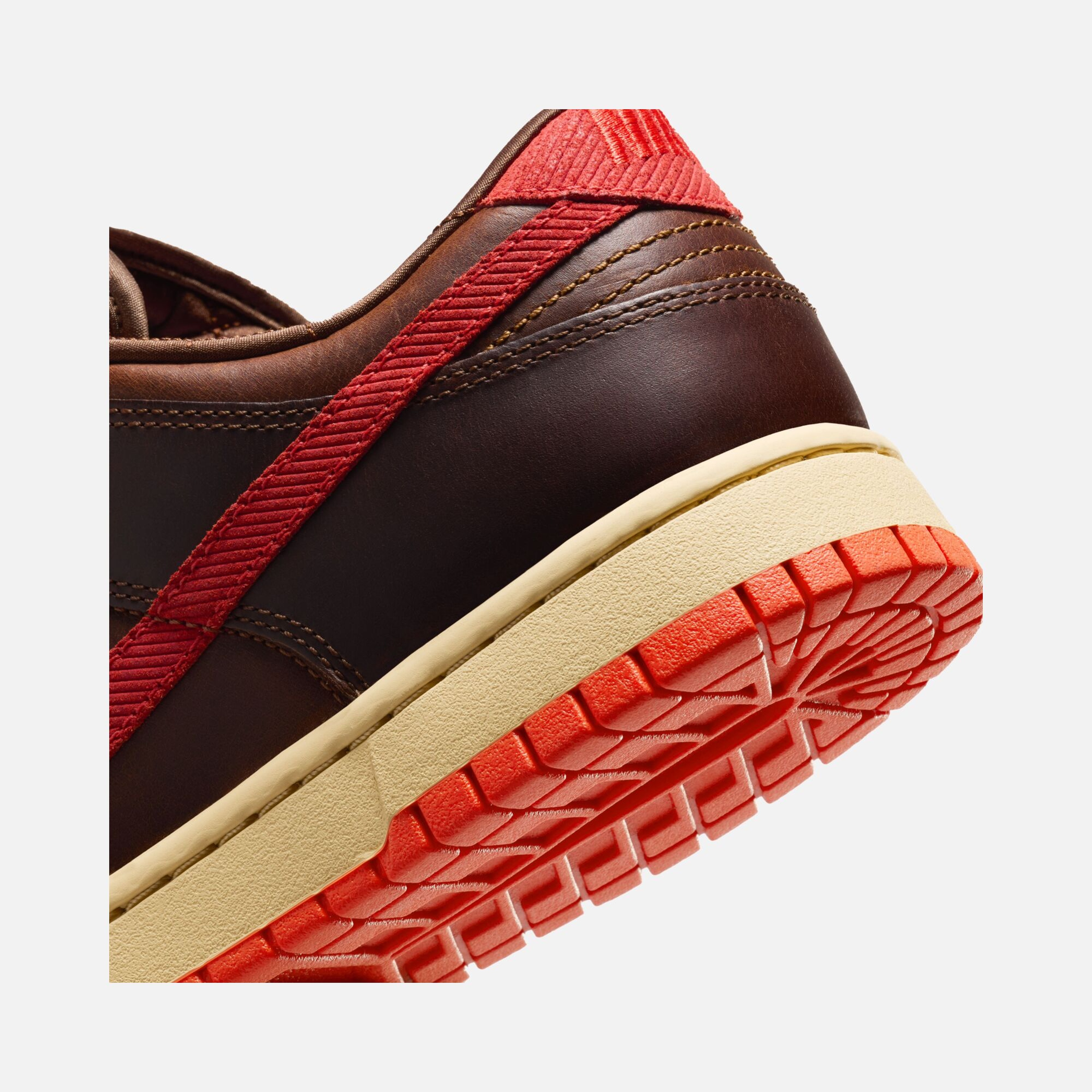 Nike Dunk Low Retro ''Velvet Swoosh Details'' Erkek Spor Ayakkabı