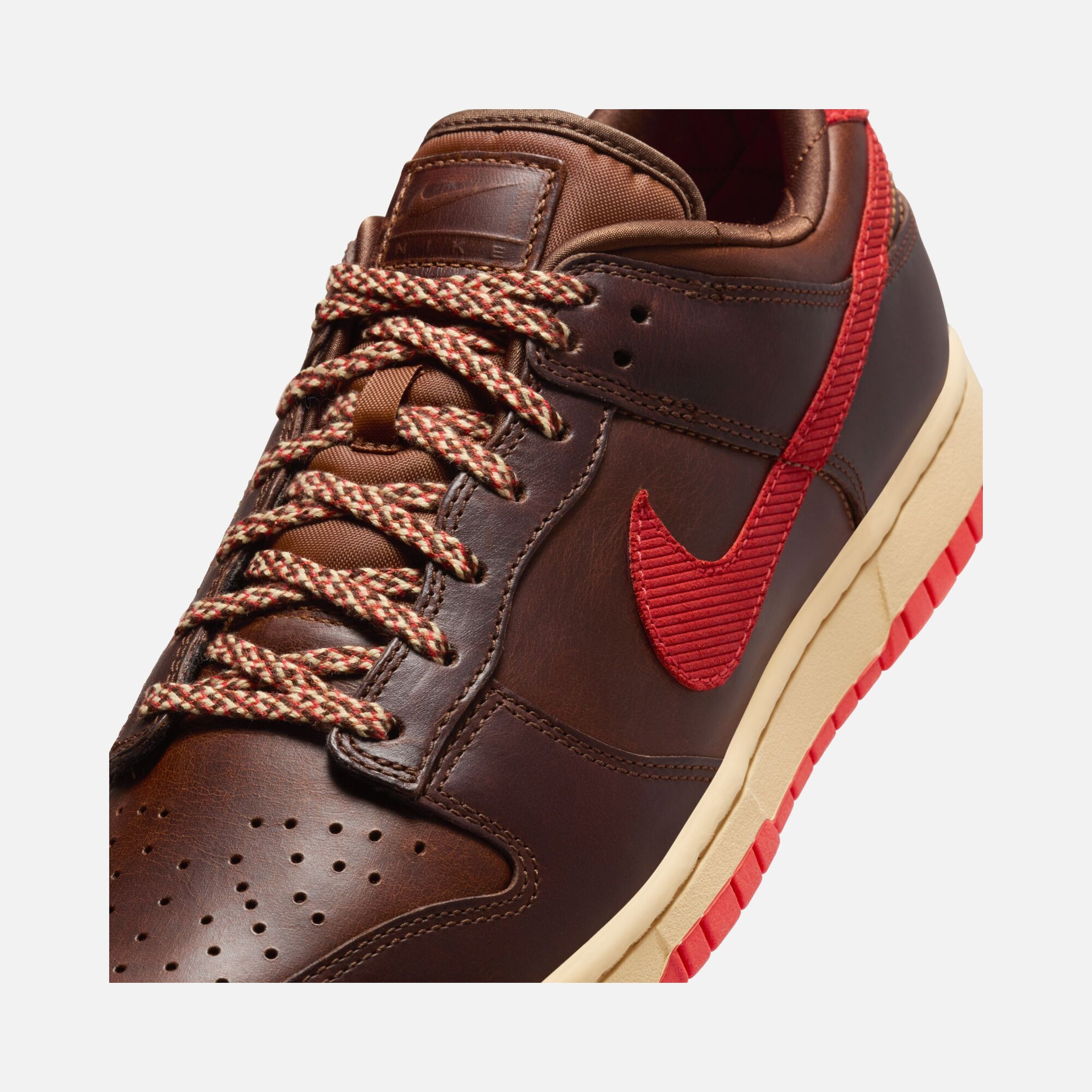 Nike Dunk Low Retro ''Velvet Swoosh Details'' Erkek Spor Ayakkabı