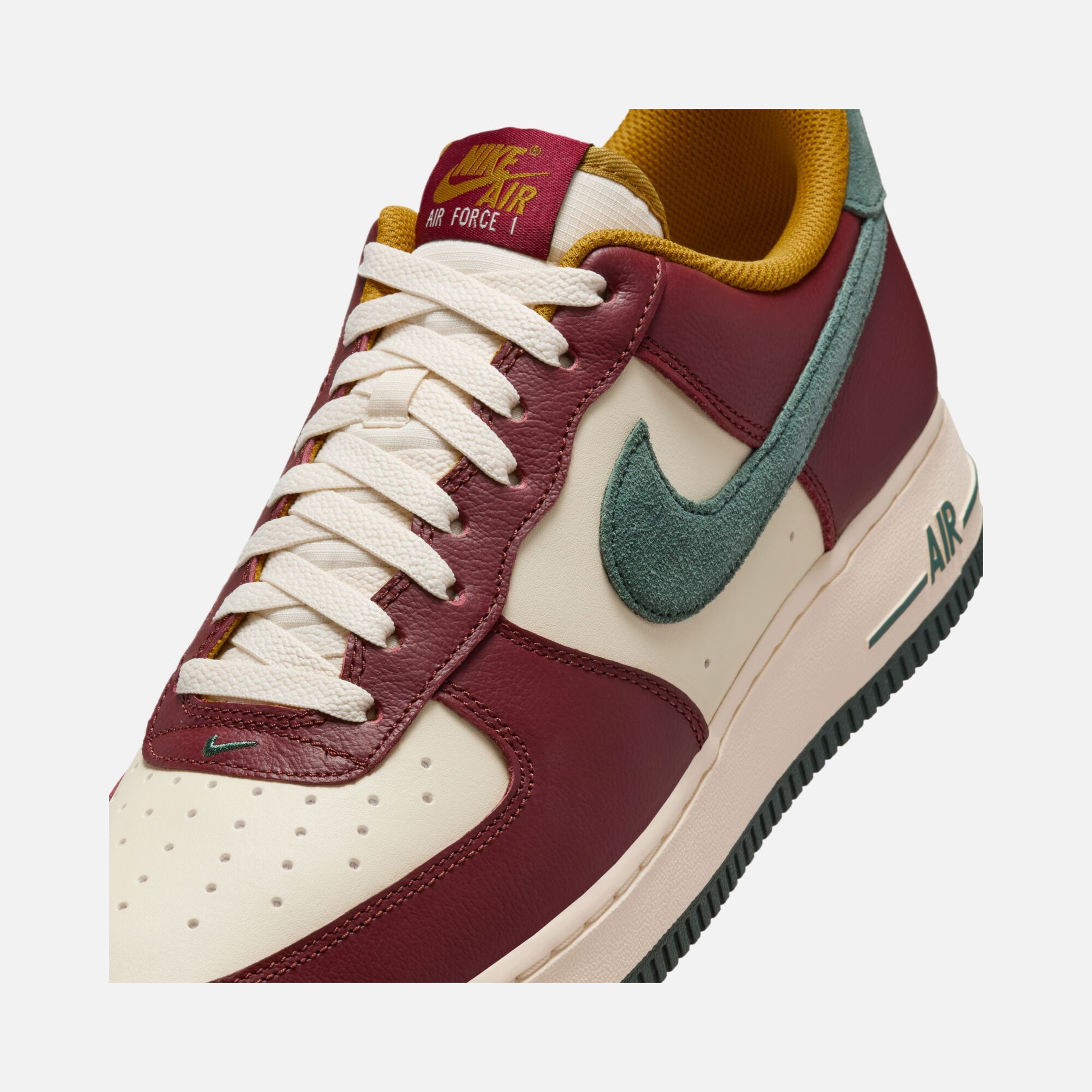 Nike Air Force 1 '07 LV8 HO24 Erkek Spor Ayakkabı