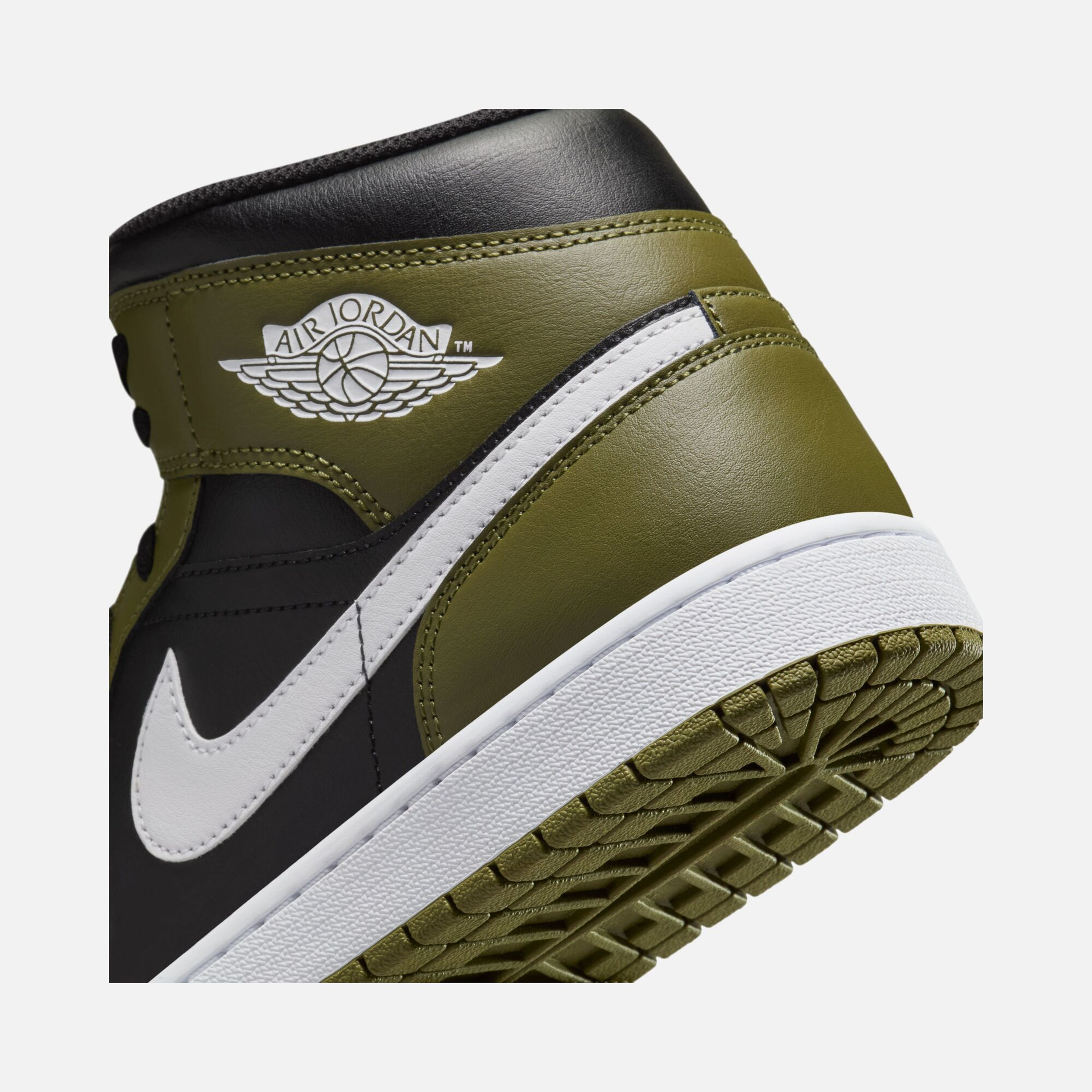 Nike Air Jordan 1 Mid SS25 Erkek Spor Ayakkabı