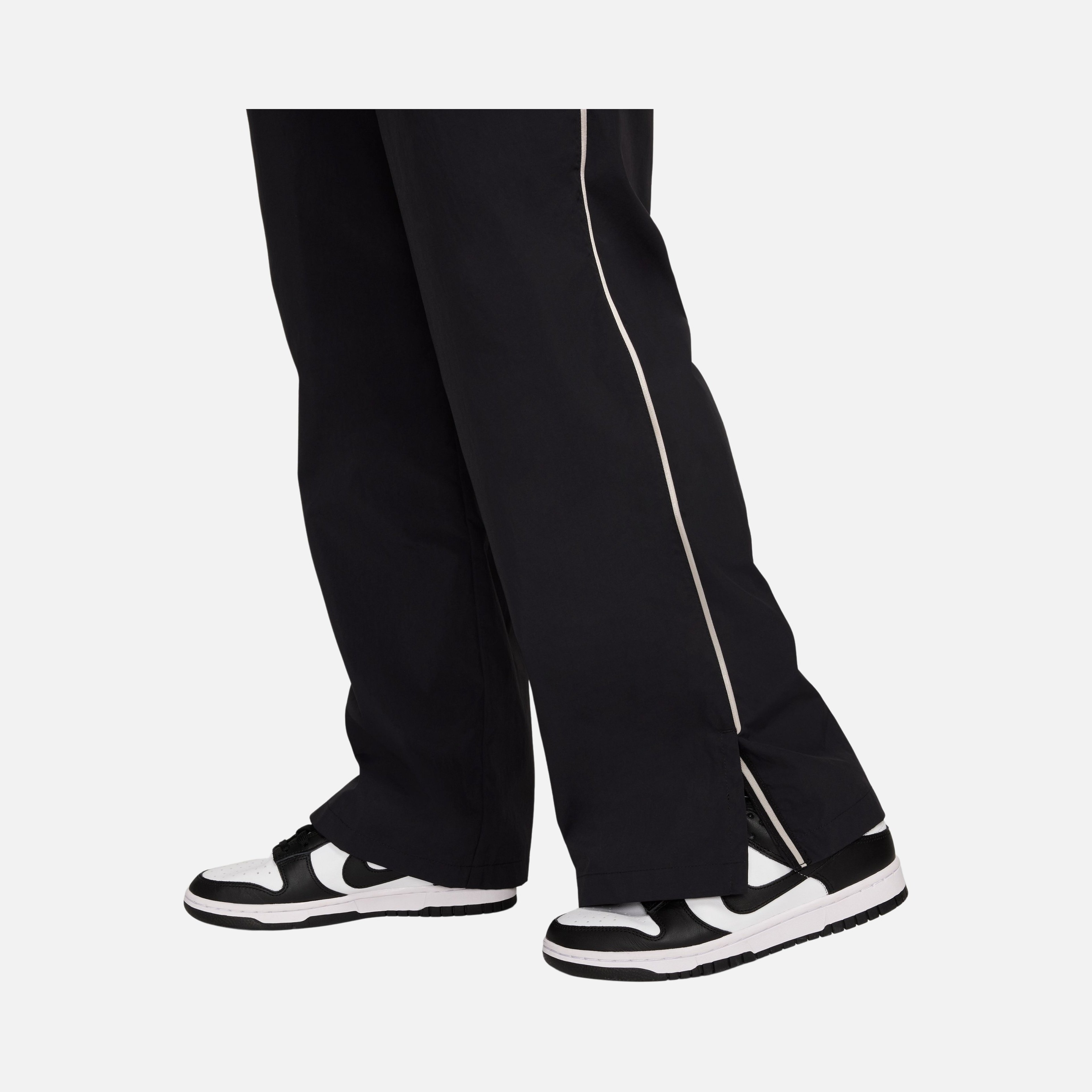 Nike Sportswear Mid-Rise Repel Asymmetrical-Waist Kadın Pantolon