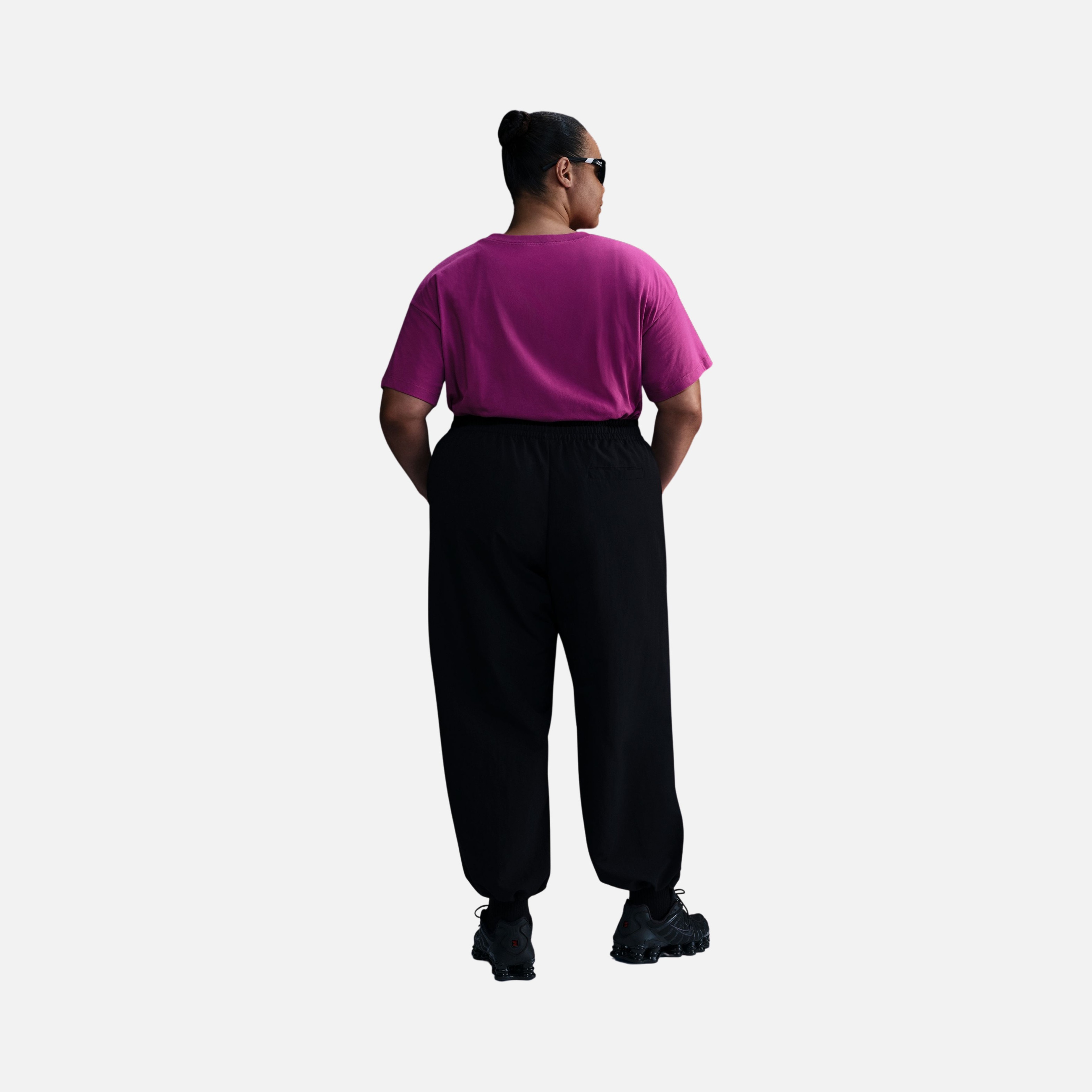 Nike Sportswear Essential Relaxed Fit Short-Sleeve (Plus Size) Kadın Tişört