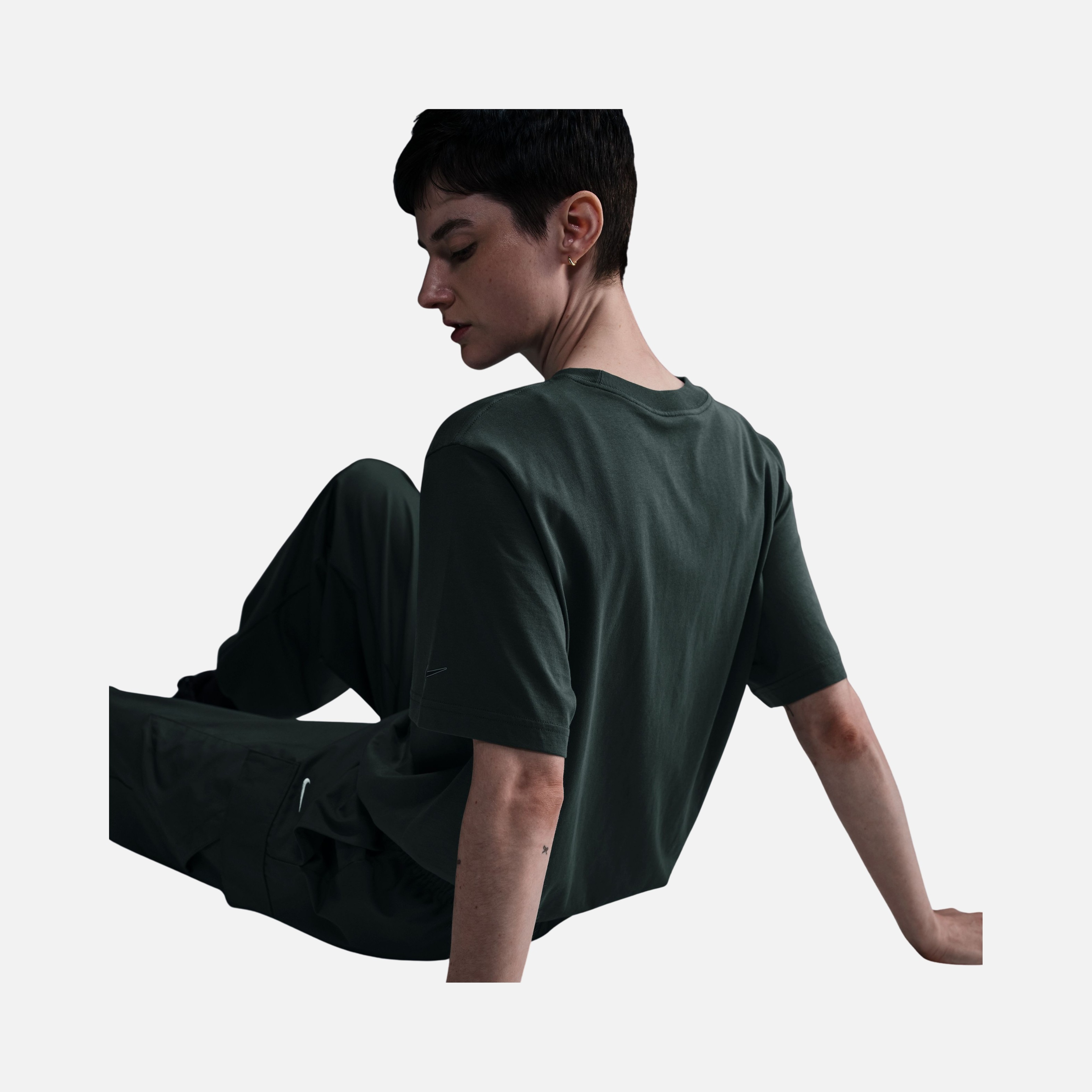 Nike Sportswear Phoenix Graphic Loose Short-Sleeve Kadın Tişört