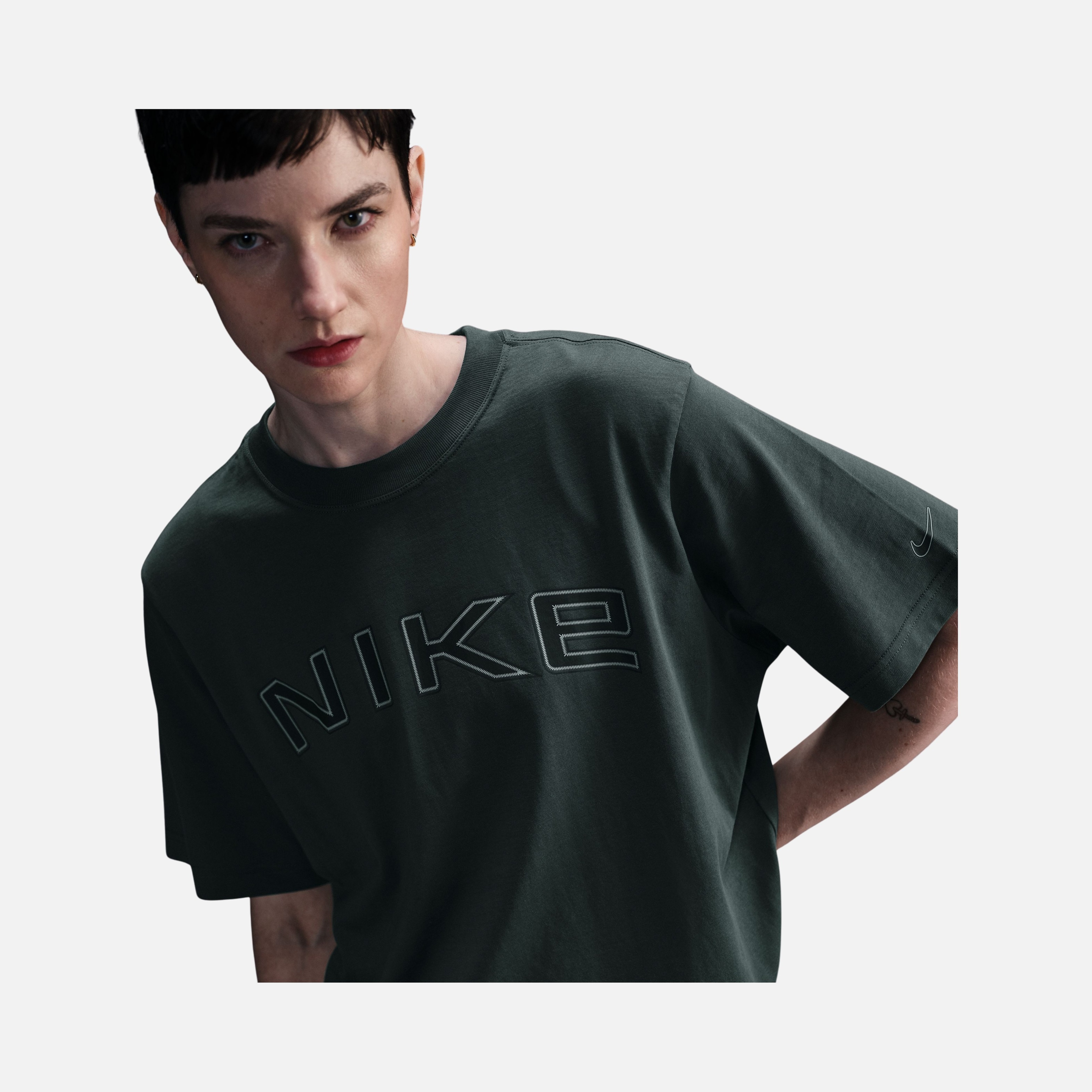 Nike Sportswear Phoenix Graphic Loose Short-Sleeve Kadın Tişört