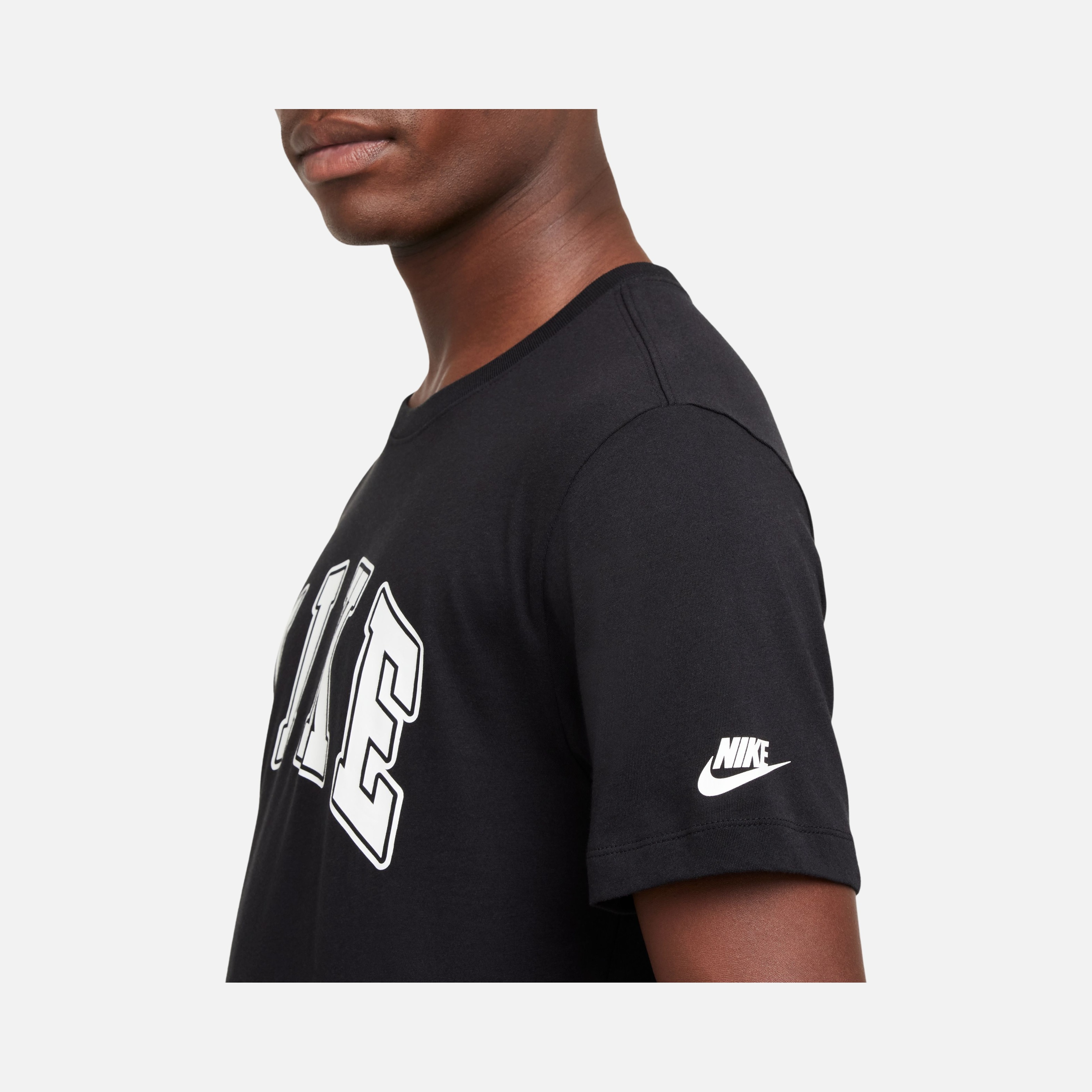 Nike Sportswear Club Seasonal Short-Sleeve Erkek Tişört
