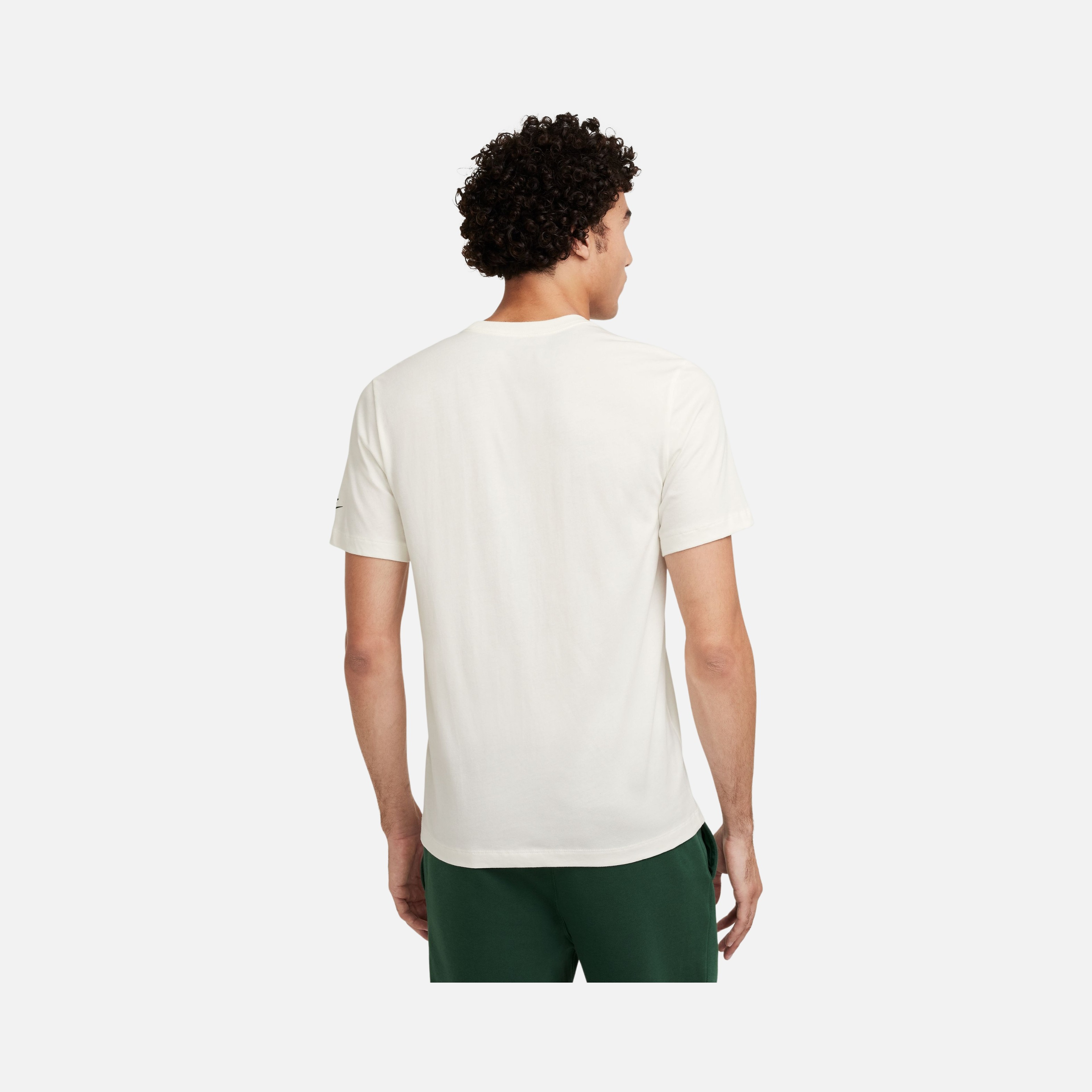 Nike Sportswear Club Seasonal Short-Sleeve Erkek Tişört