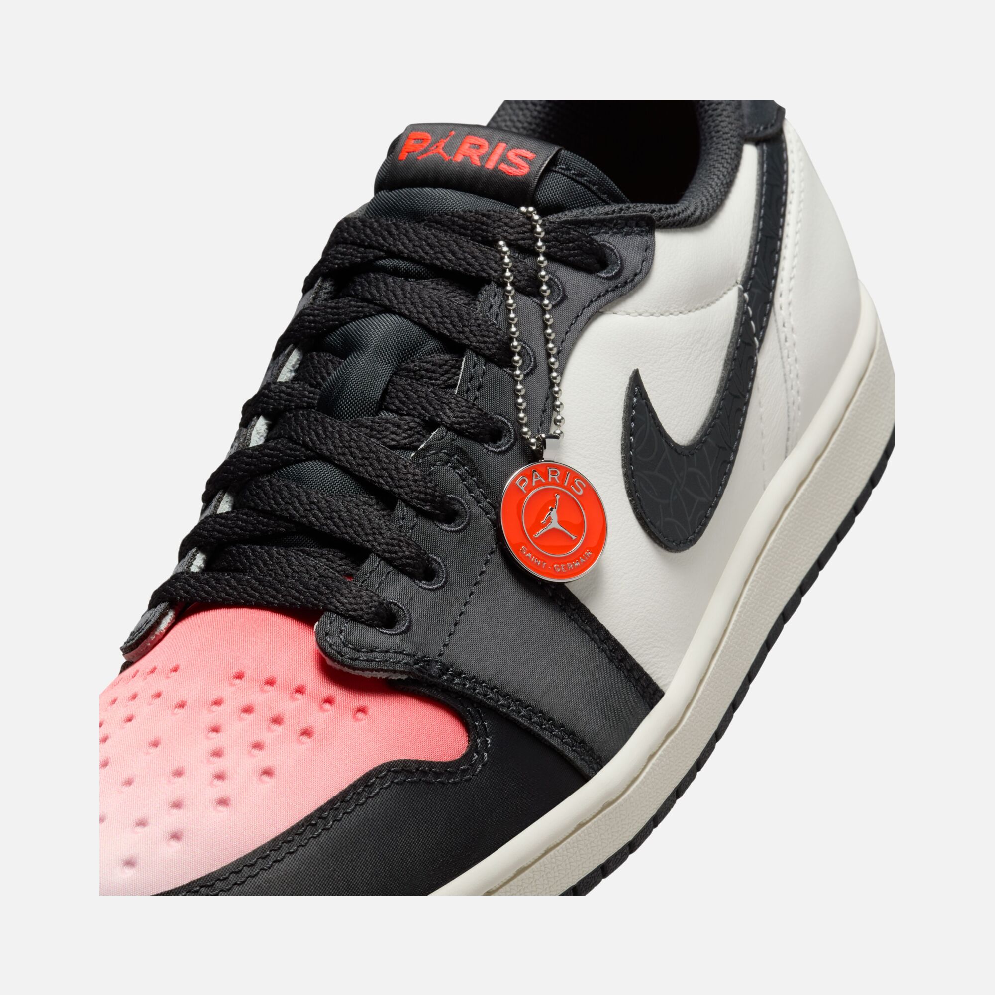ナイキ エアジョーダン1 “Paris Saint Germain “ Nike Air Jordan 1 Low Paris Saint-Germain ''Sail and Off-Noir