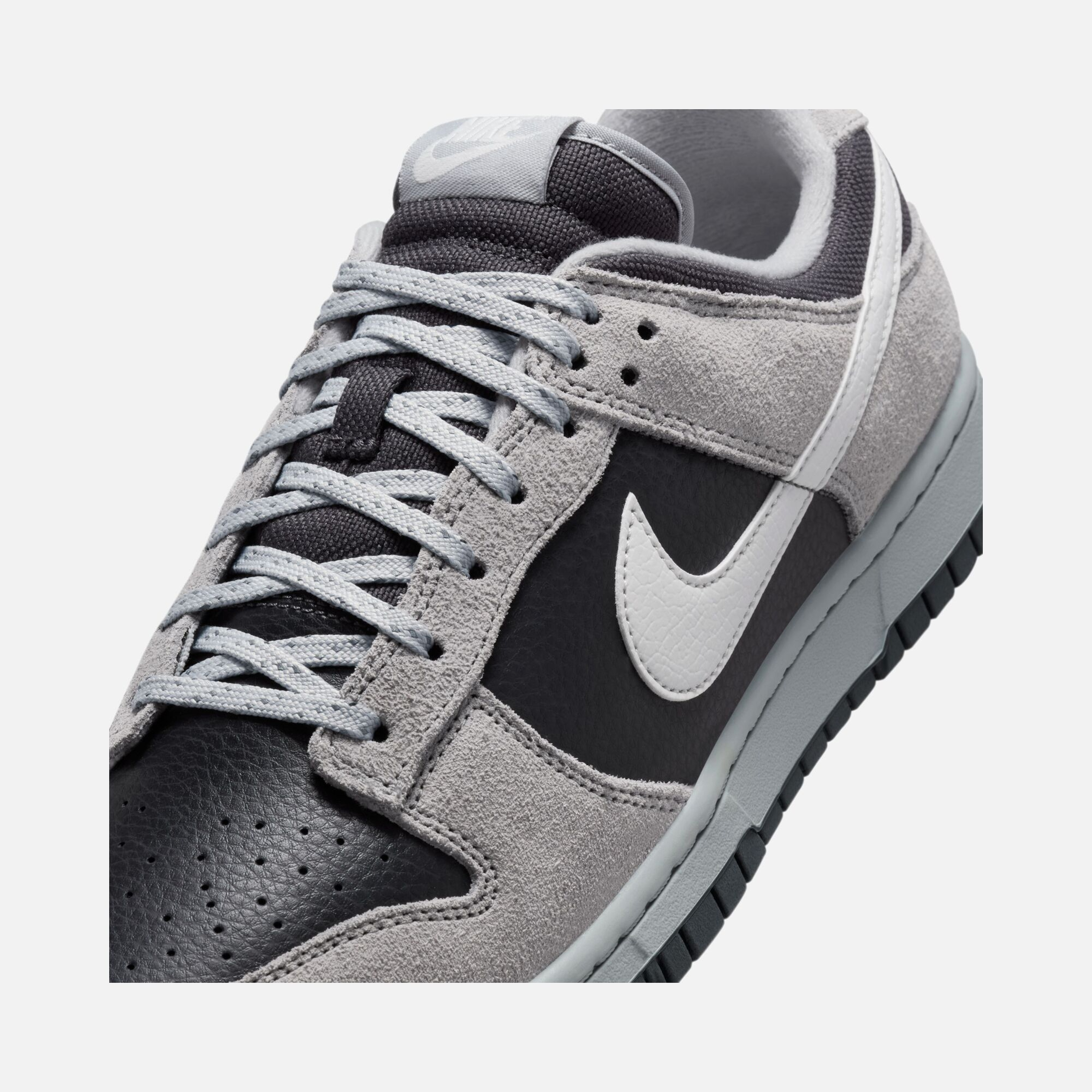 Nike Dunk Low ''Reflective Swoosh and Lace Details'' Erkek Spor Ayakkabı