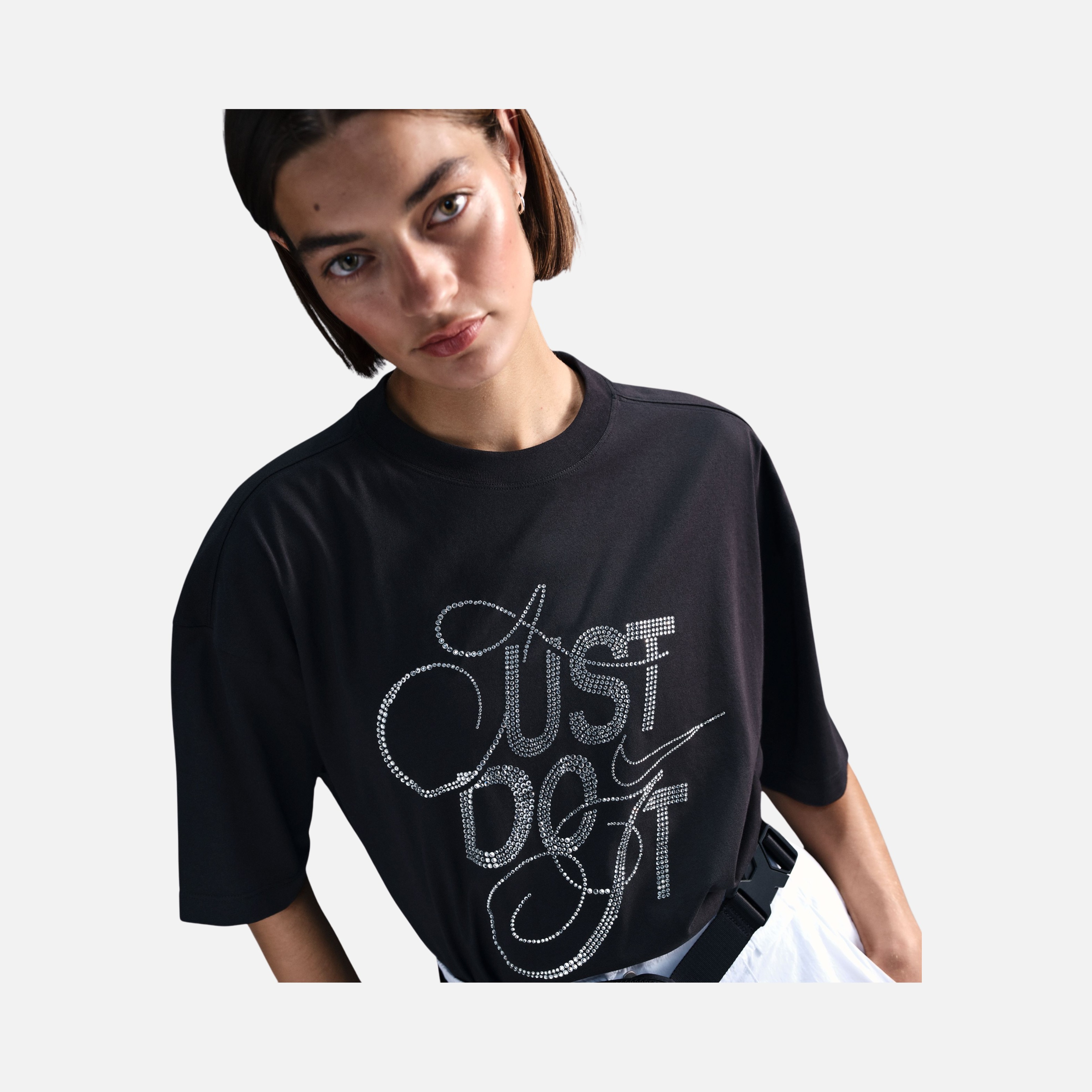 Nike Sportswear Dance Oversized ''Just Do It Graphic Shine Detail'' Short-Sleeve Kadın Tişört