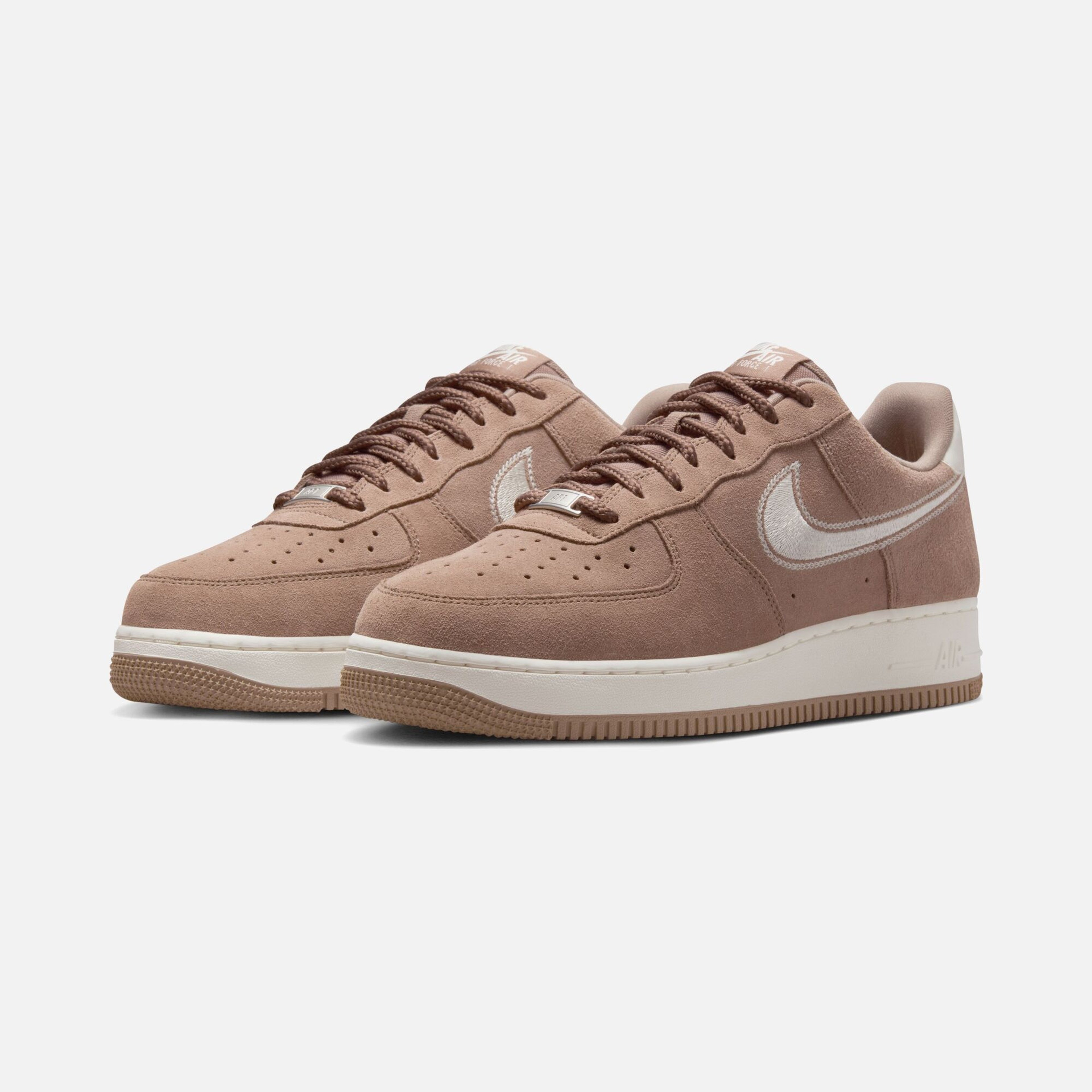 Nike Air Force 1 '07 LV8 ''Embroidered Swoosh Logo Detail'' Erkek Spor Ayakkabı