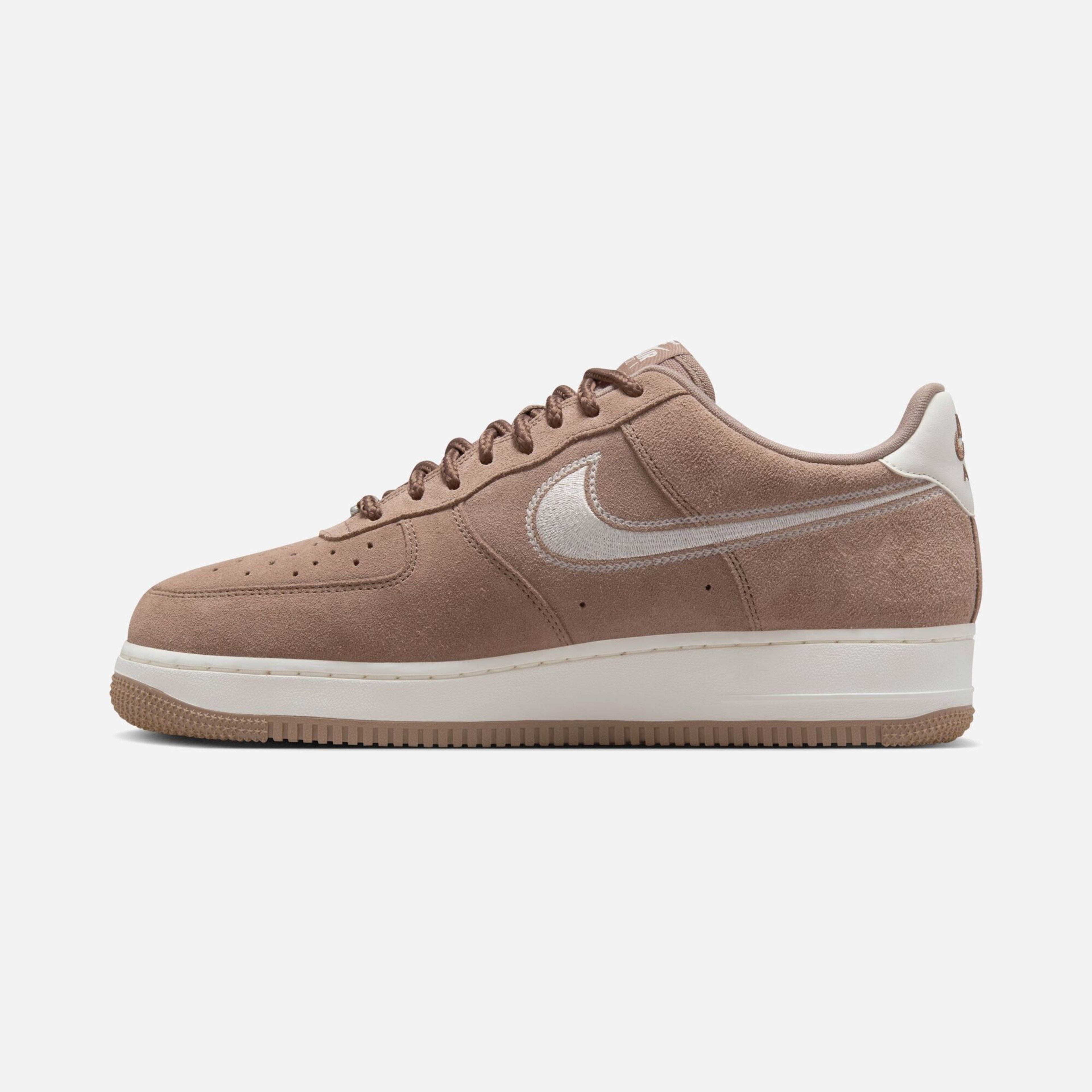 Nike Air Force 1 '07 LV8 ''Embroidered Swoosh Logo Detail'' Erkek Spor Ayakkabı
