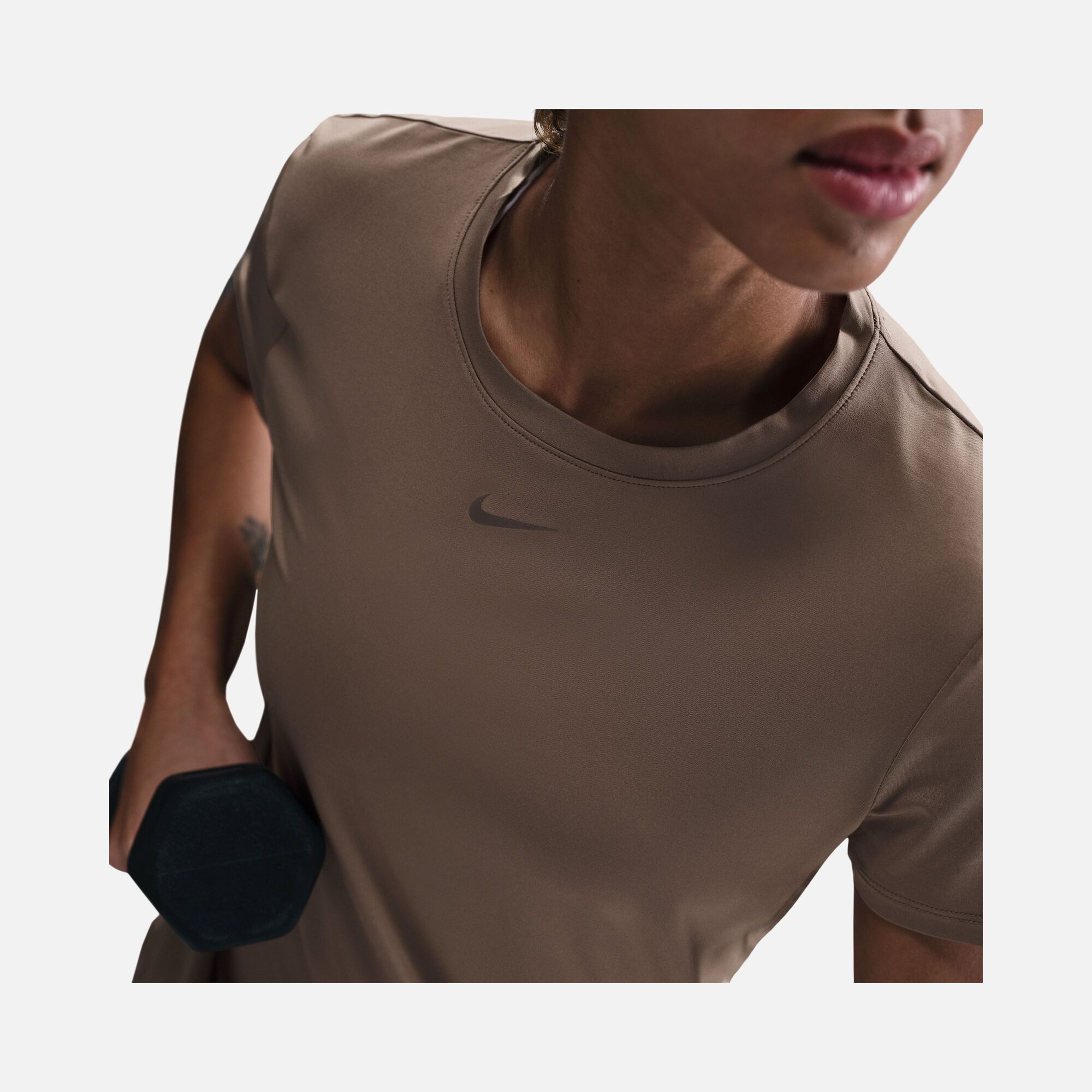 Nike One Classic Dri-Fit Short-Sleeve Training Kadın Tişört