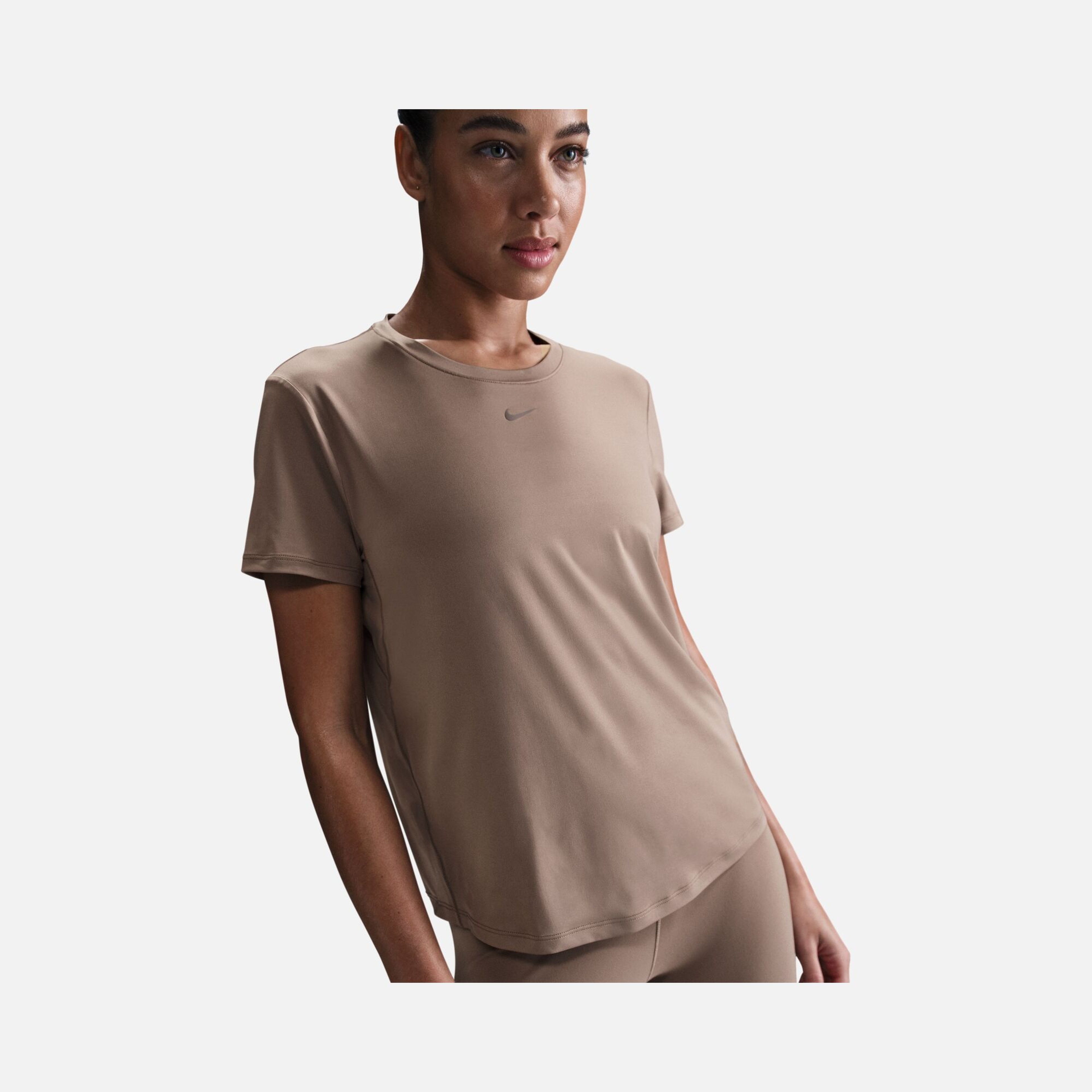 Nike One Classic Dri-Fit Short-Sleeve Training Kadın Tişört