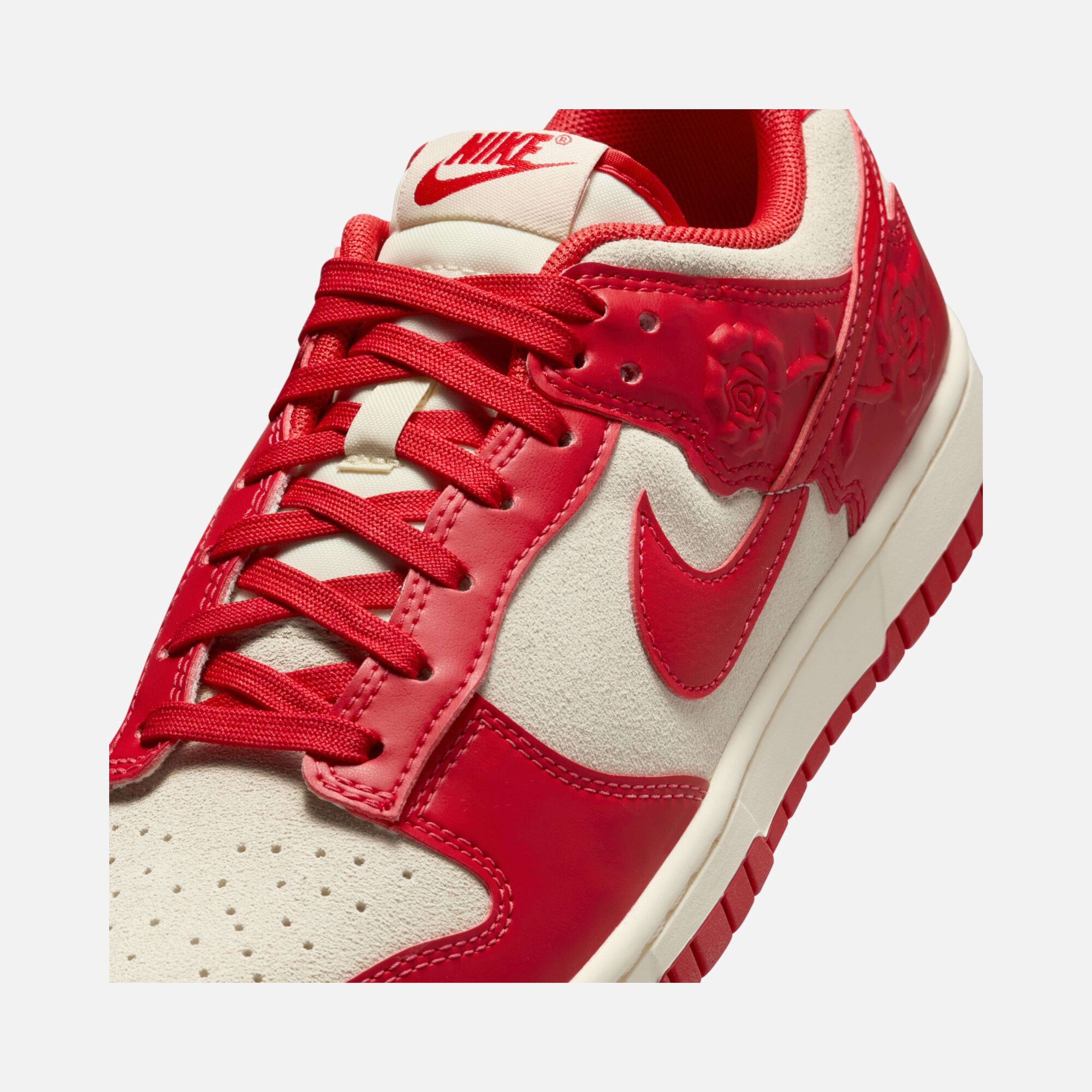 Nike Dunk Low ''Embossed Rose Details'' Kadın Spor Ayakkabı