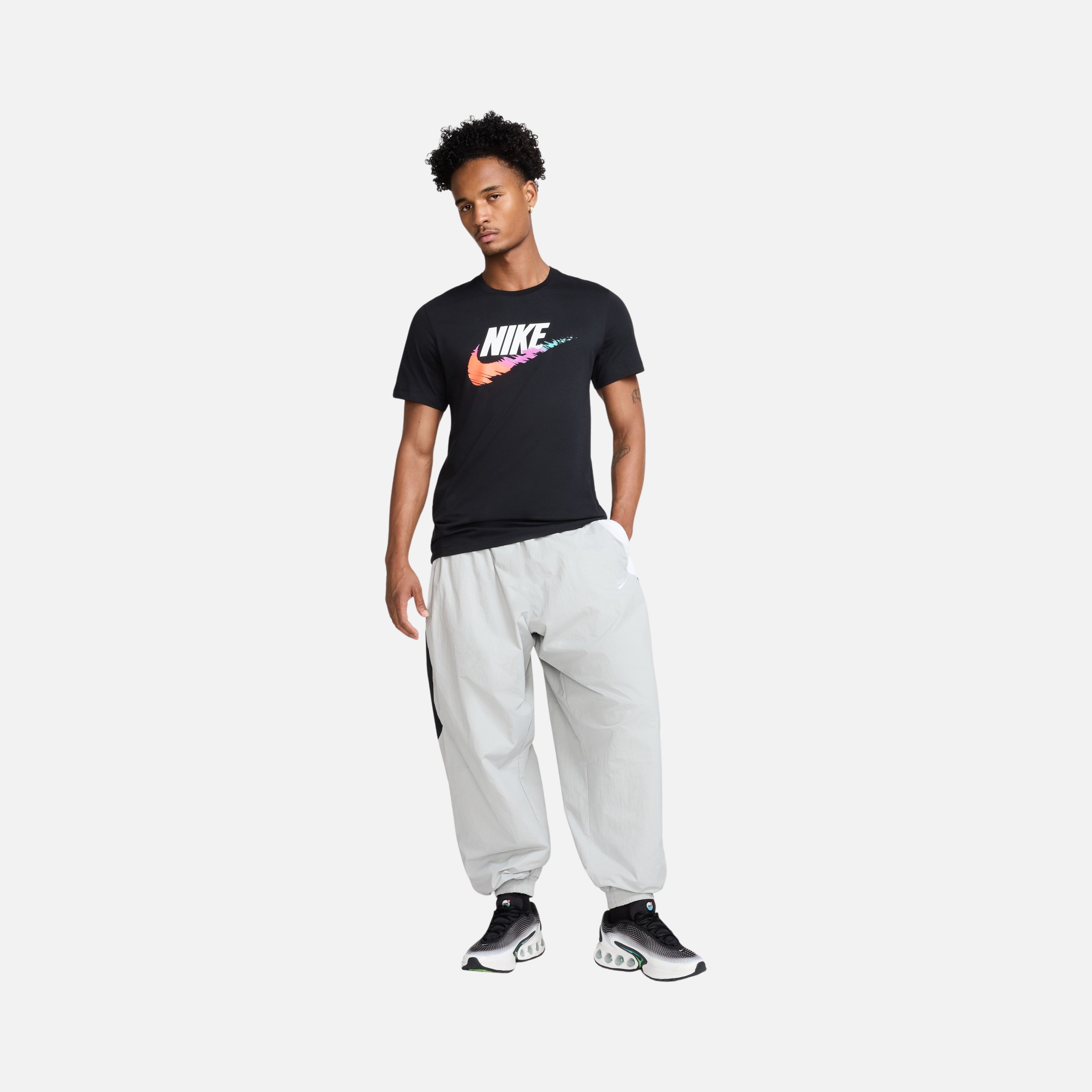 Nike Sportswear 6 Mo Futura Graphic Short-Sleeve Erkek Tişört