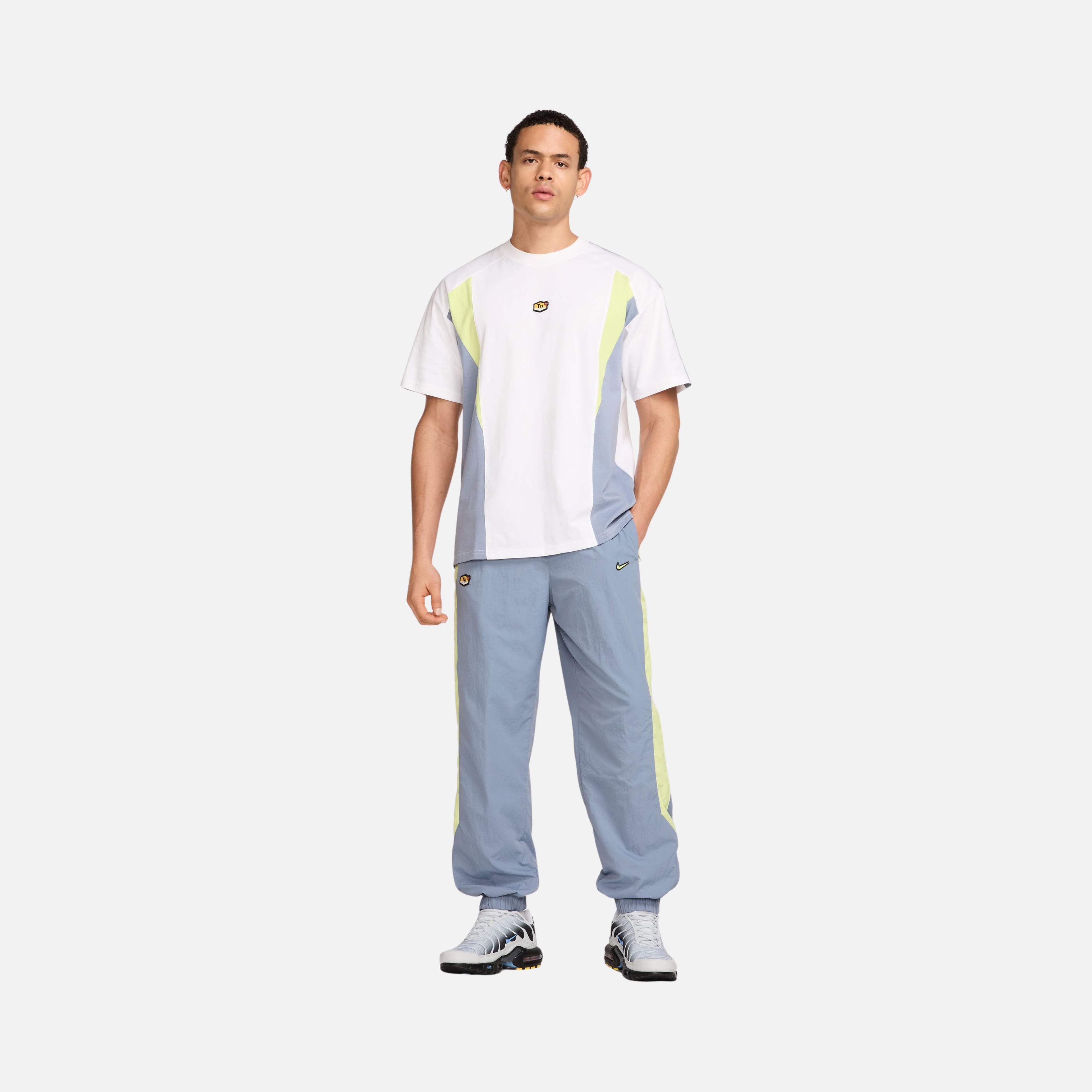 Nike Sportswear Tuned Air Graphic Loose Cut Color Blocked Short-Sleeve Erkek Tişört